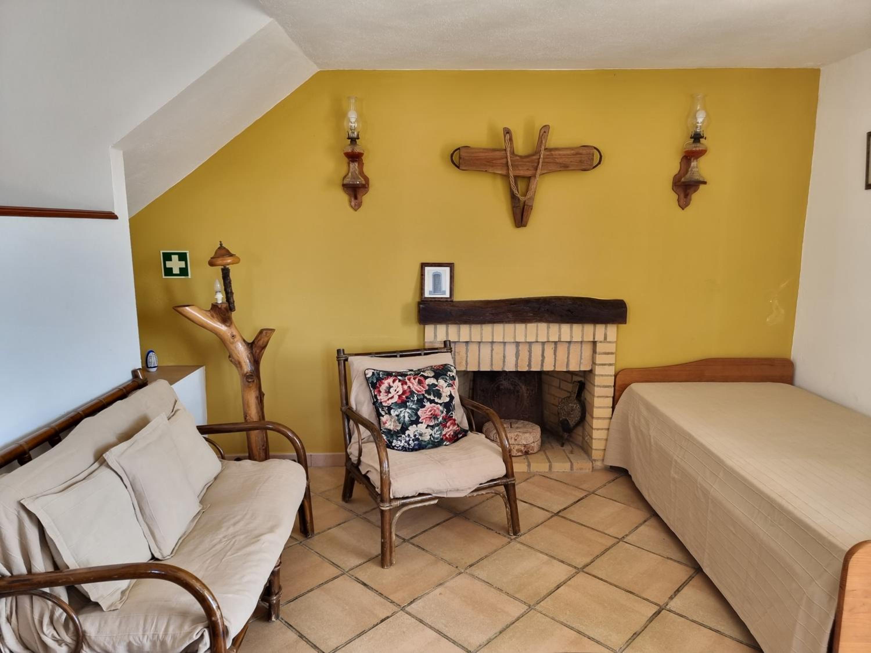 Family Studio - Photo 1