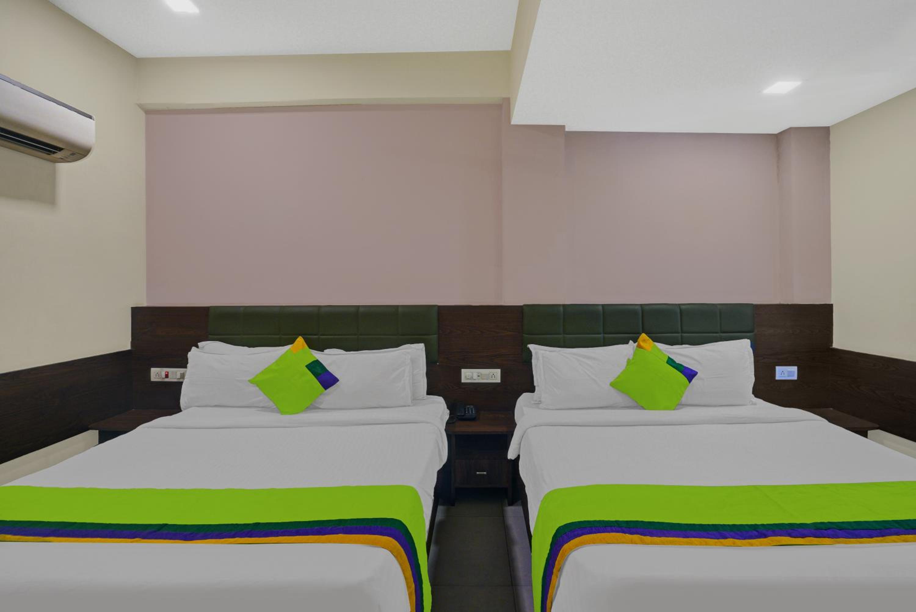 Deluxe Triple Room - Photo 17