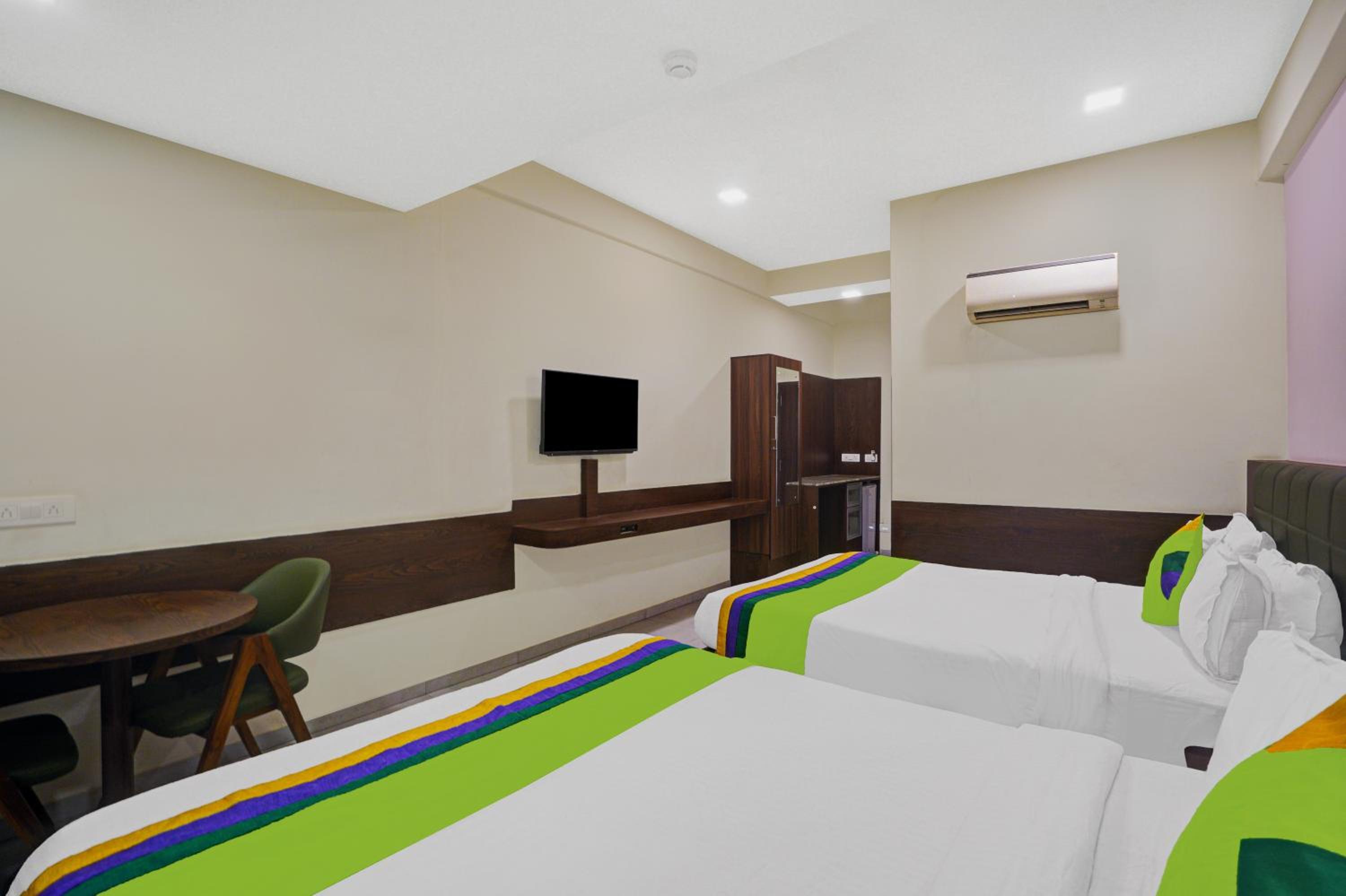 Deluxe Triple Room - Photo 20