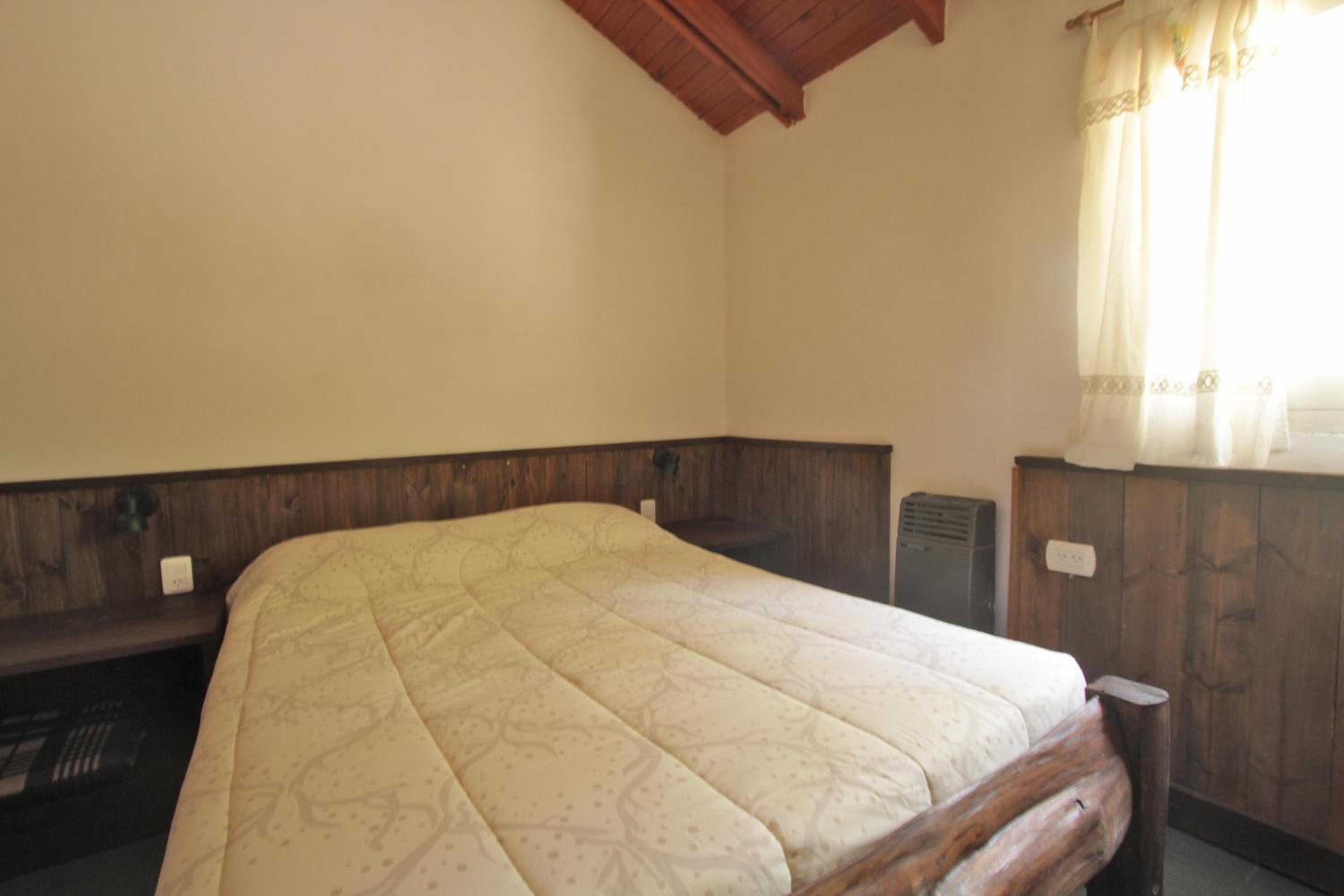 Standard Double Room With Shared Bathroom photo 1