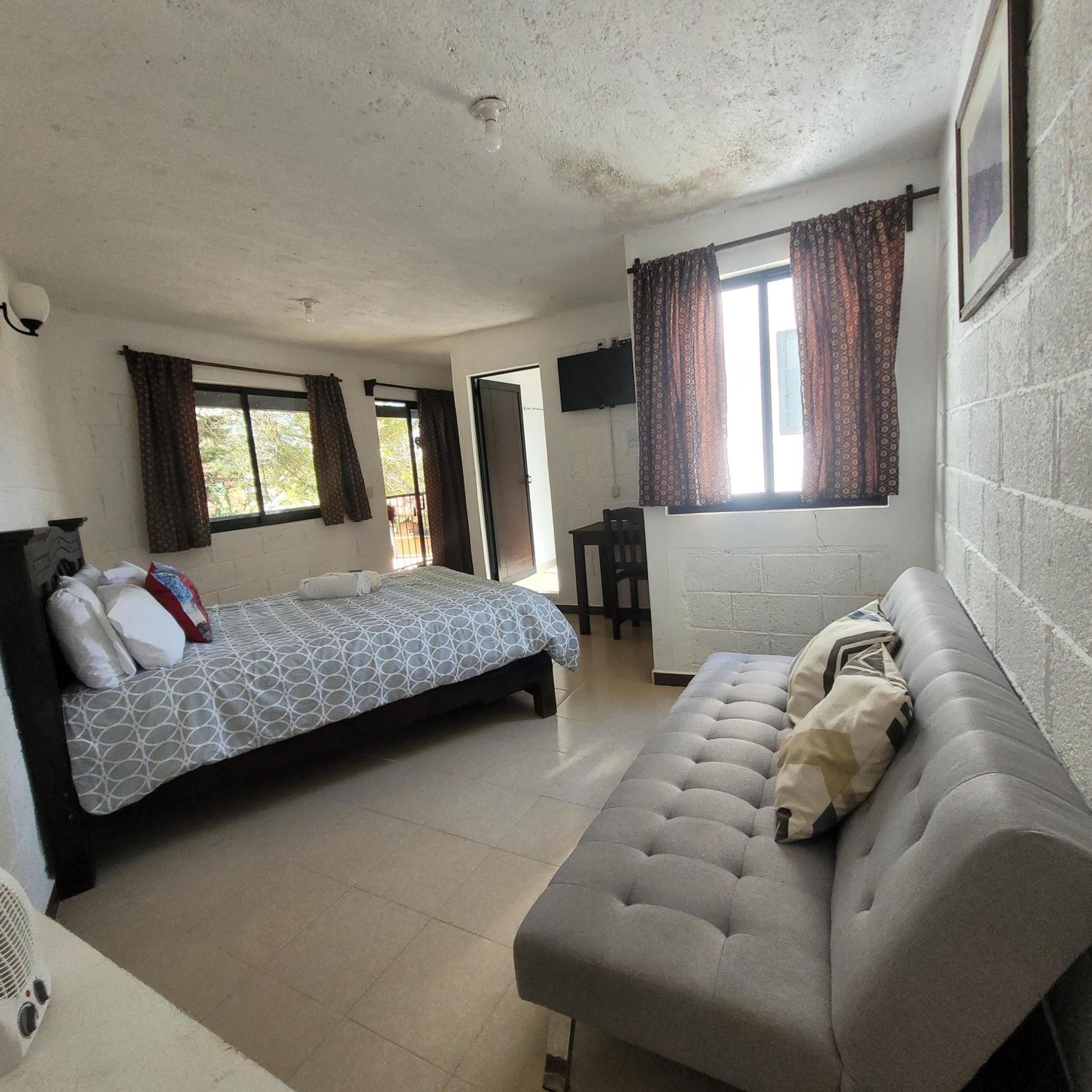 Double Room - Photo 2