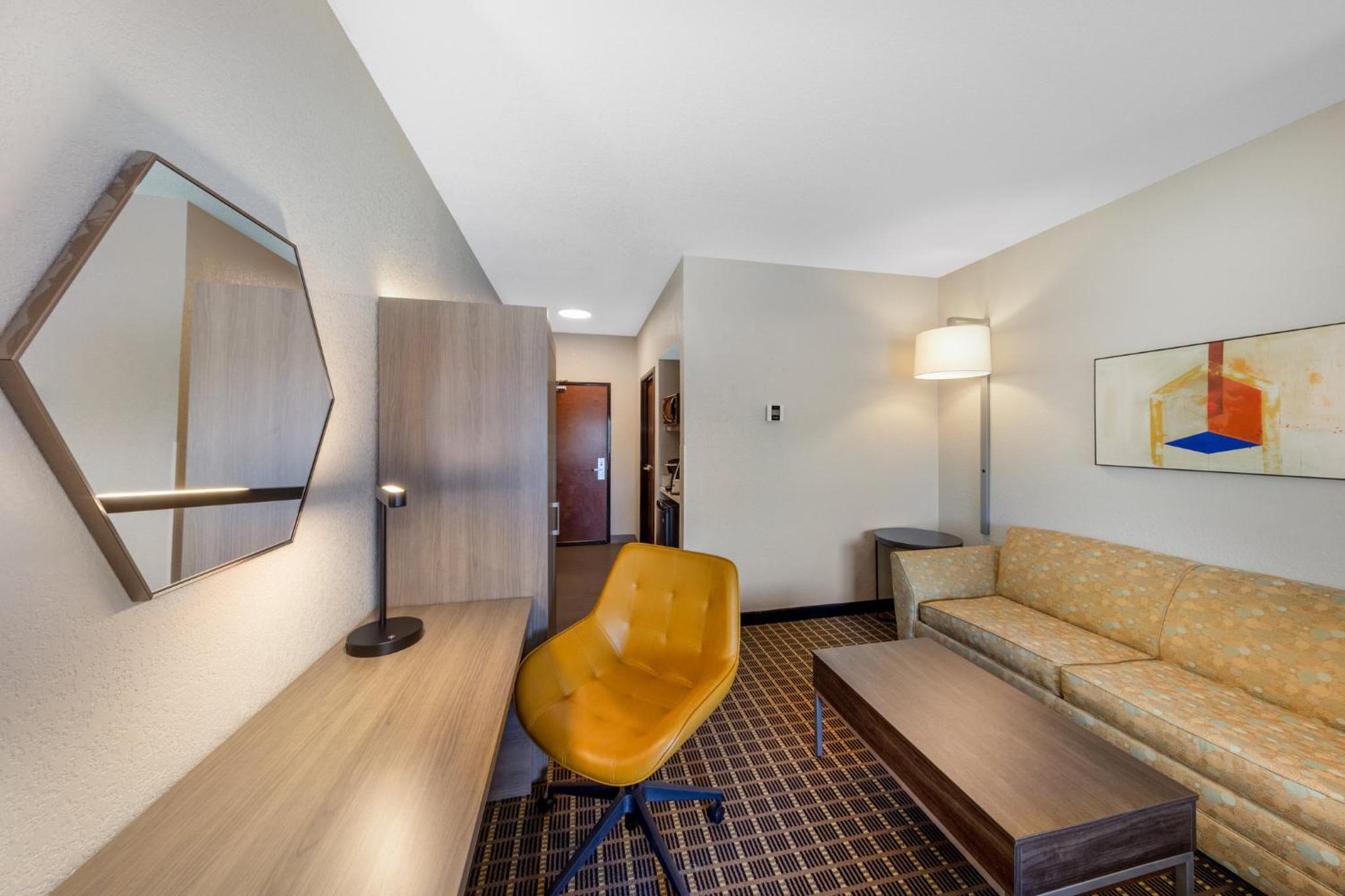 King Suite with Sofa Bed - Photo 2