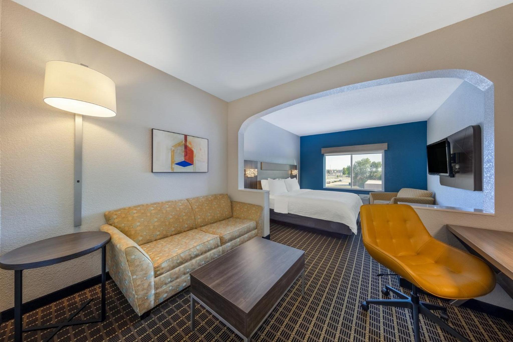 King Suite with Sofa Bed - Photo 3
