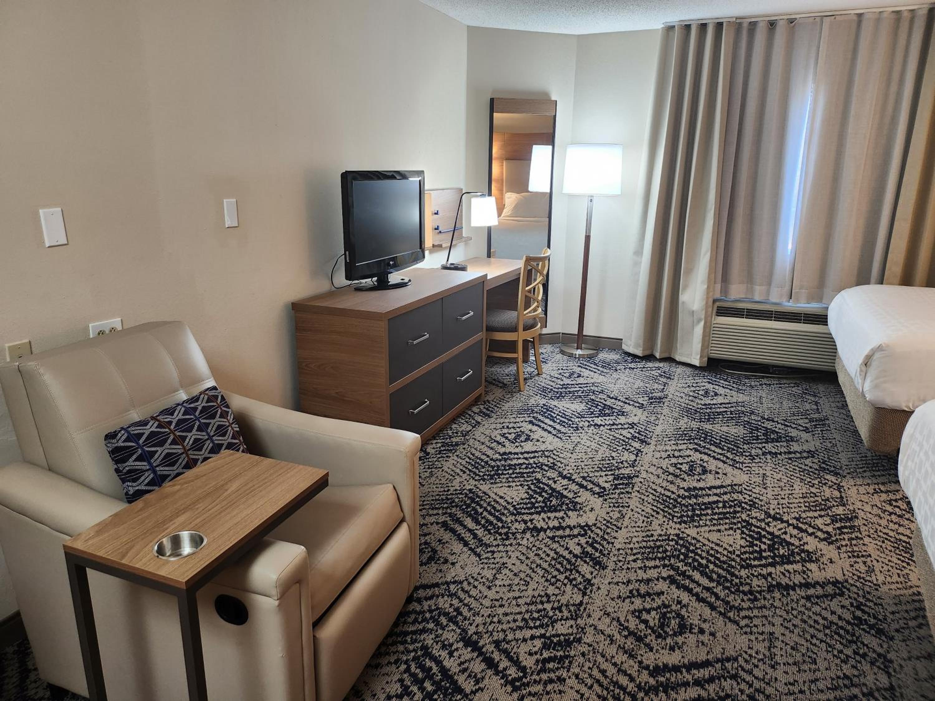 Studio Suite with Two Queen Beds photo 2
