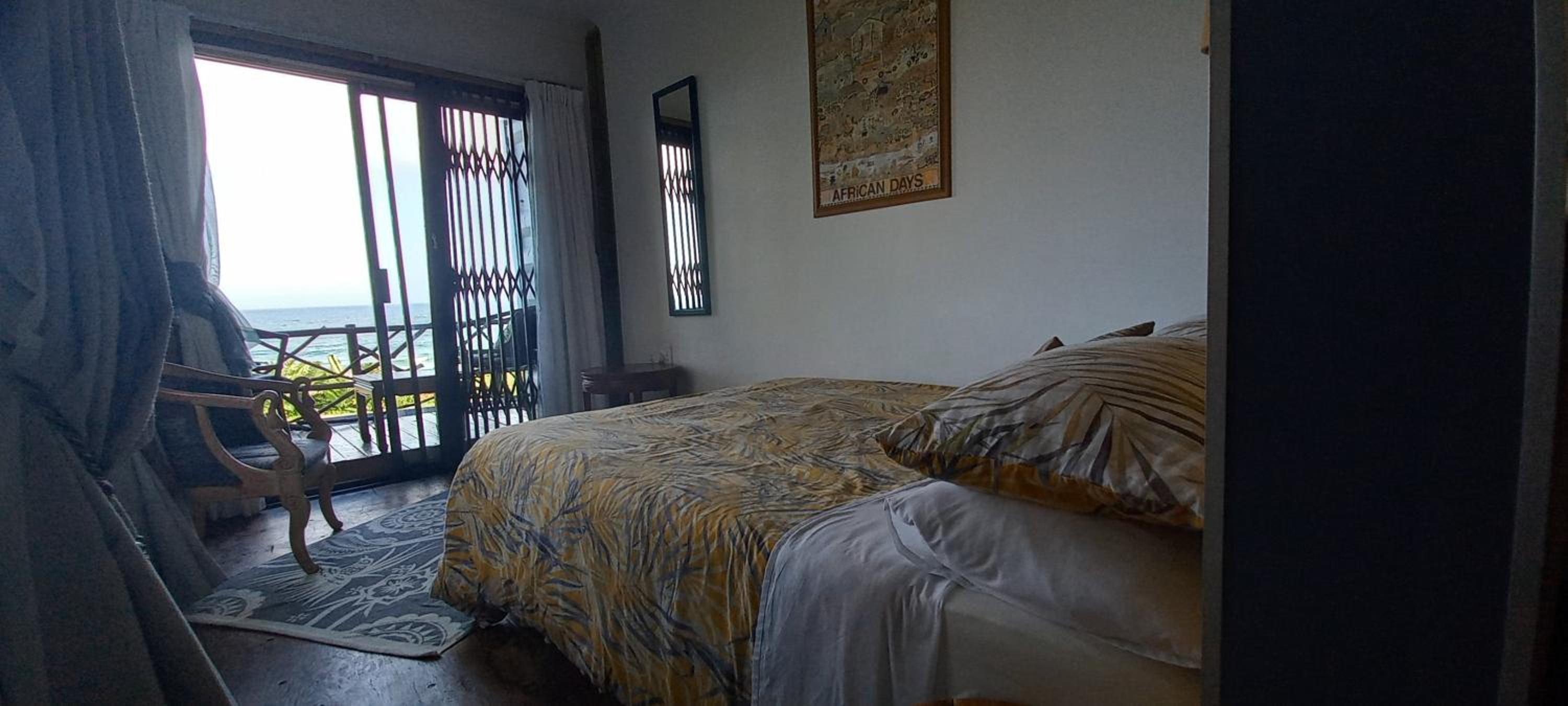 Two-Bedroom House - Photo 27
