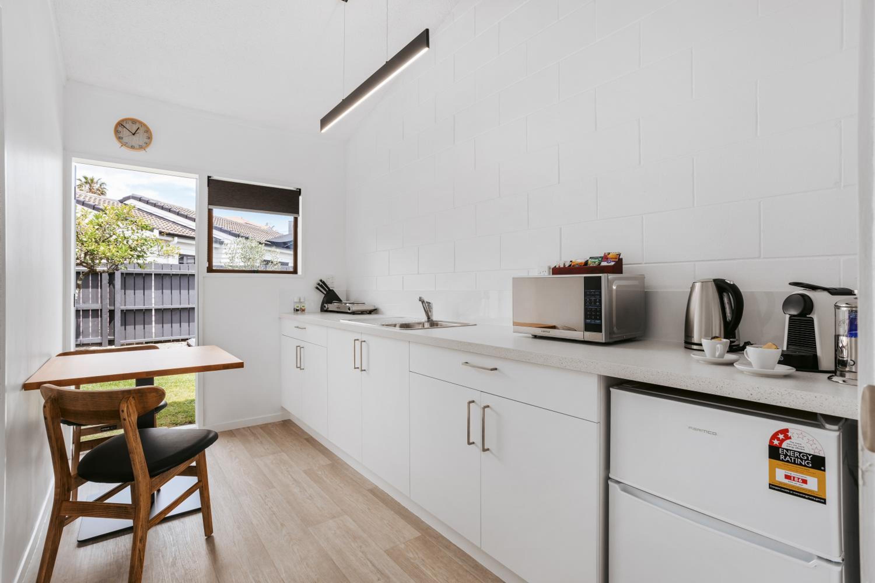 Executive King Studio (With Aircon) - Photo 15