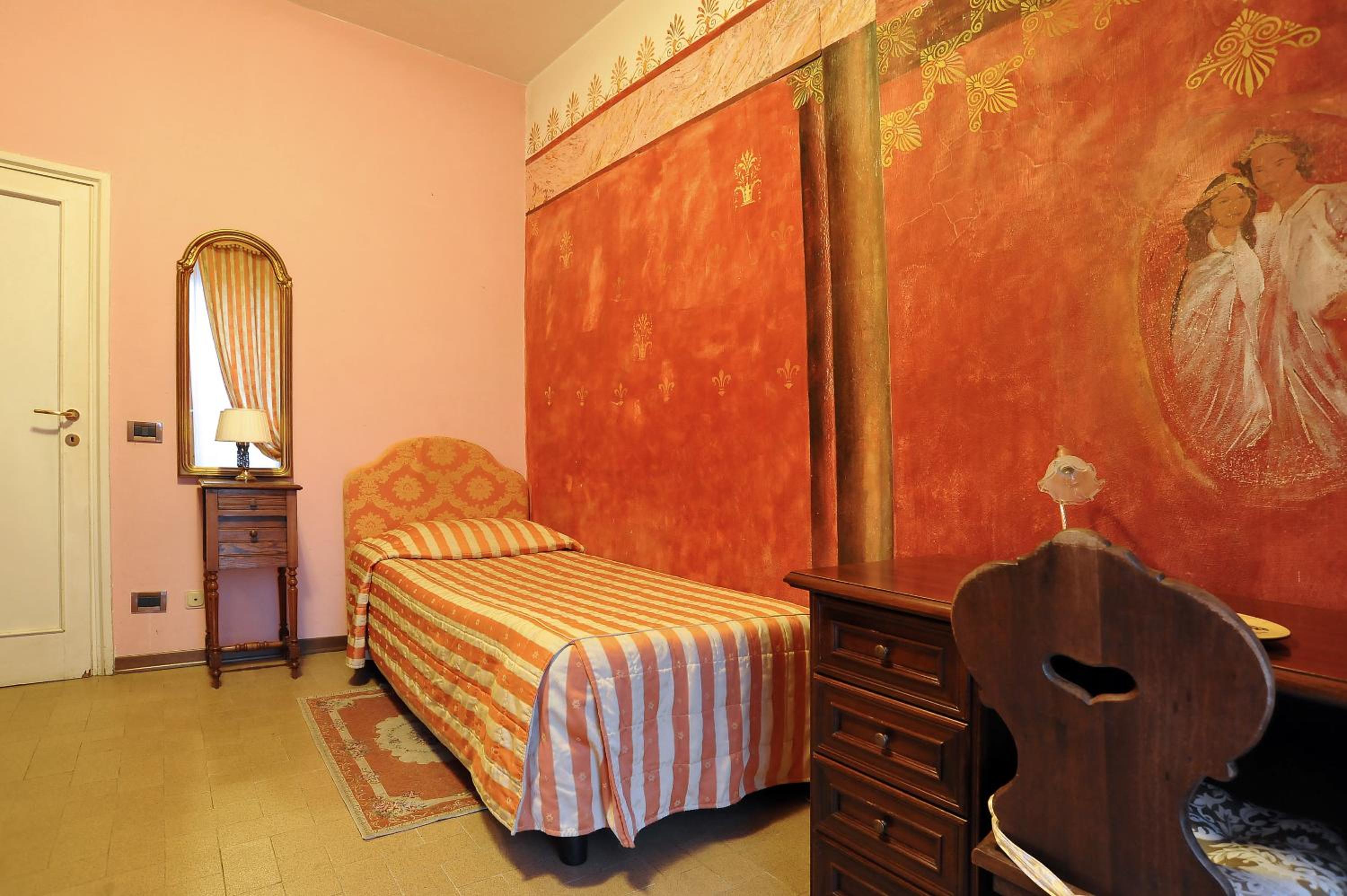 Twin Room with Private External Bathroom photo 1