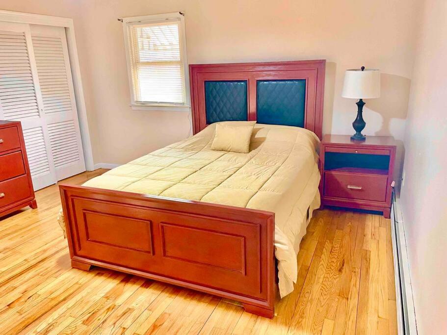 Three-Bedroom House photo 2
