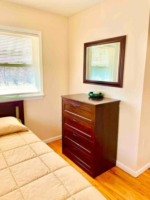 Three-Bedroom House photo 3