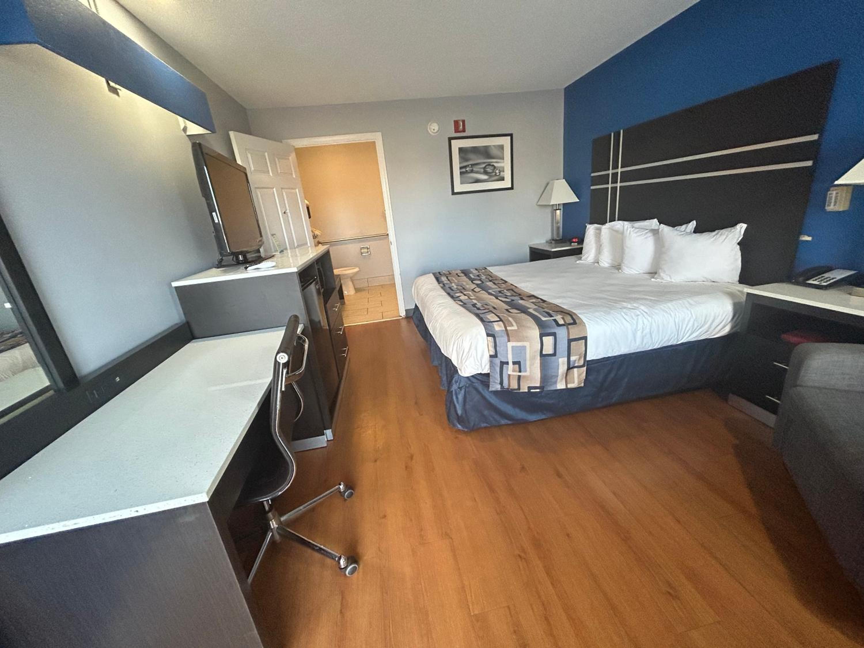 King Room - Disability Access/Non-Smoking - Photo 1