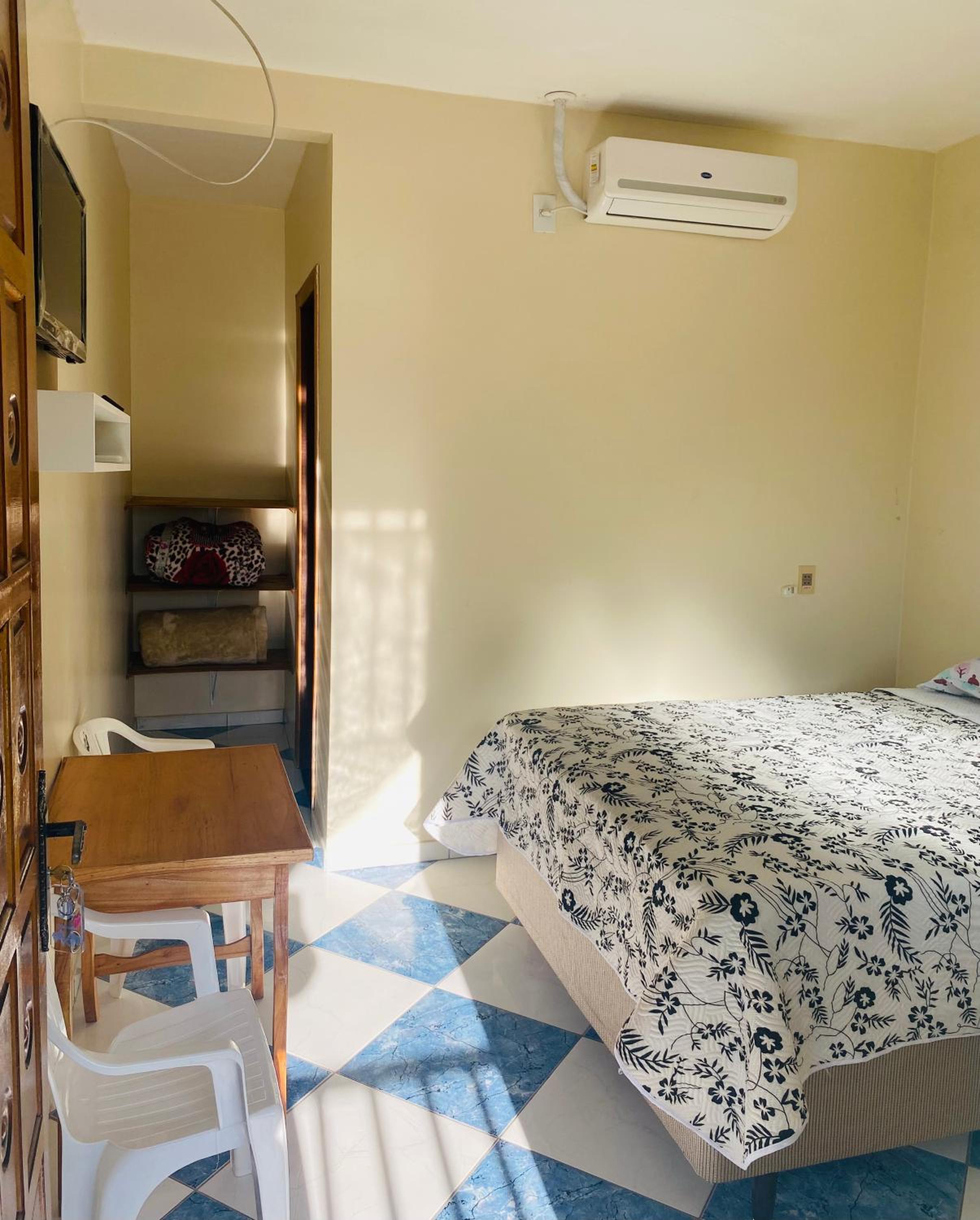 Double Room with Private Bathroom - Photo 1