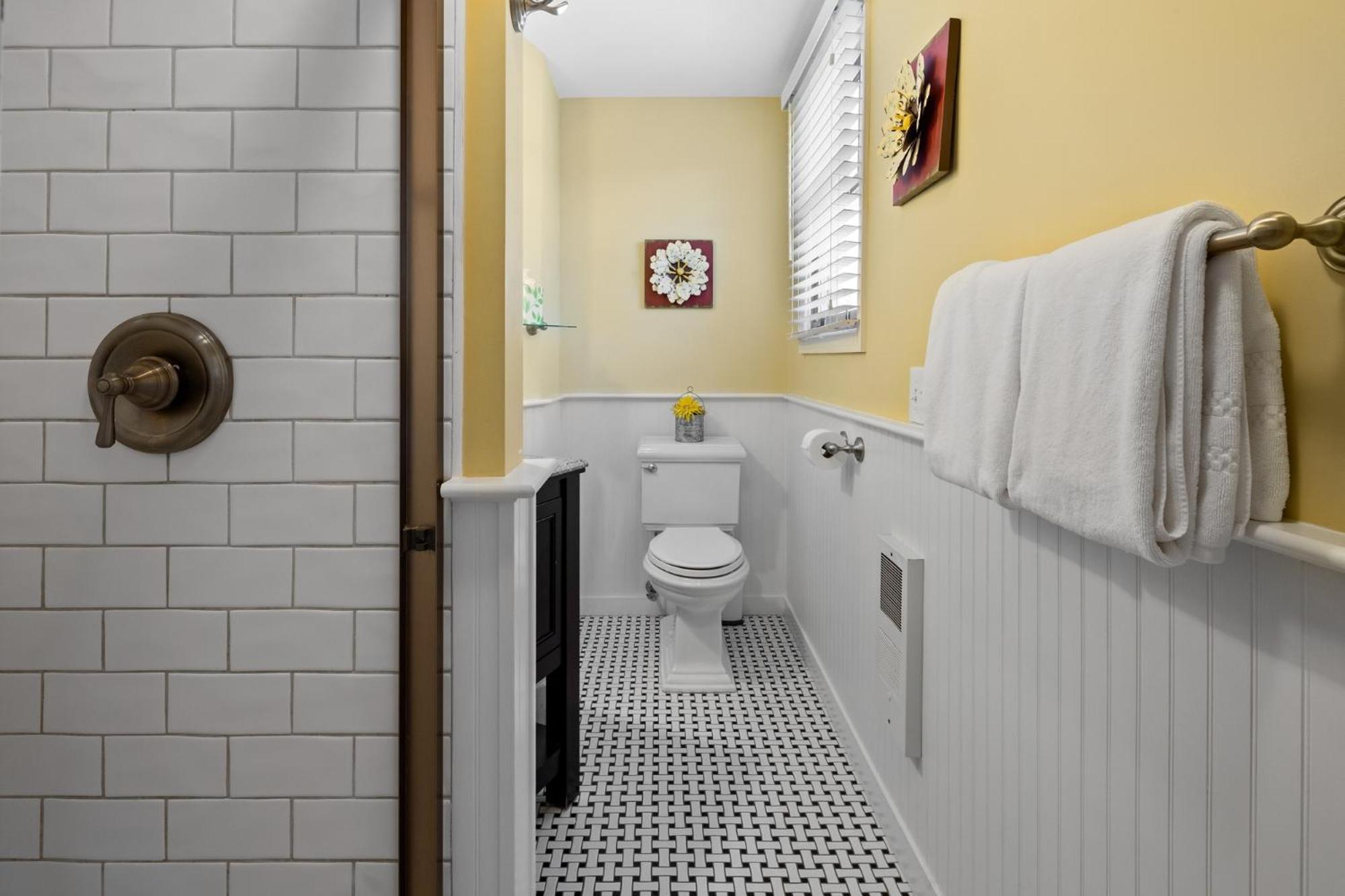 Deluxe King Room photo 2