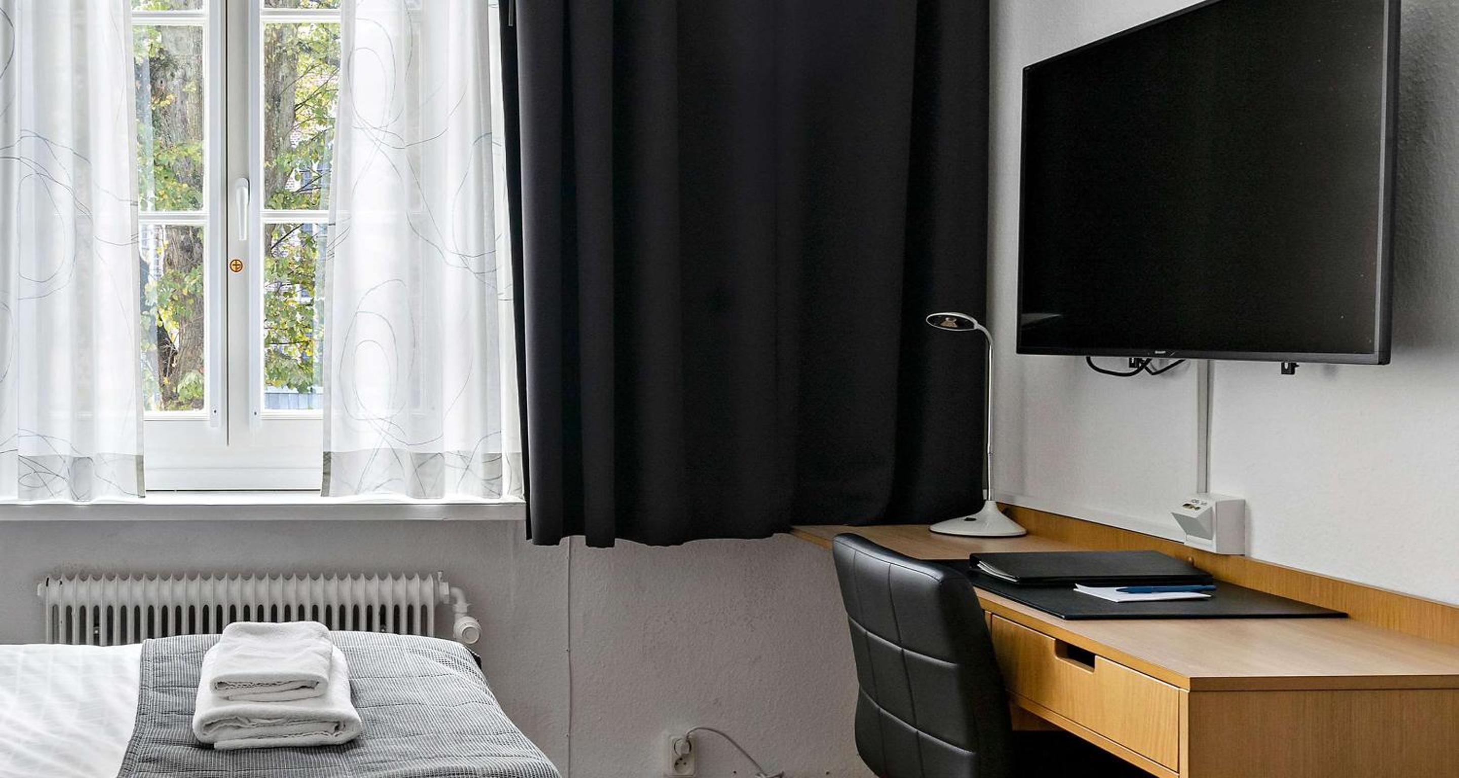 Standard Double Room with Double Bed photo 3