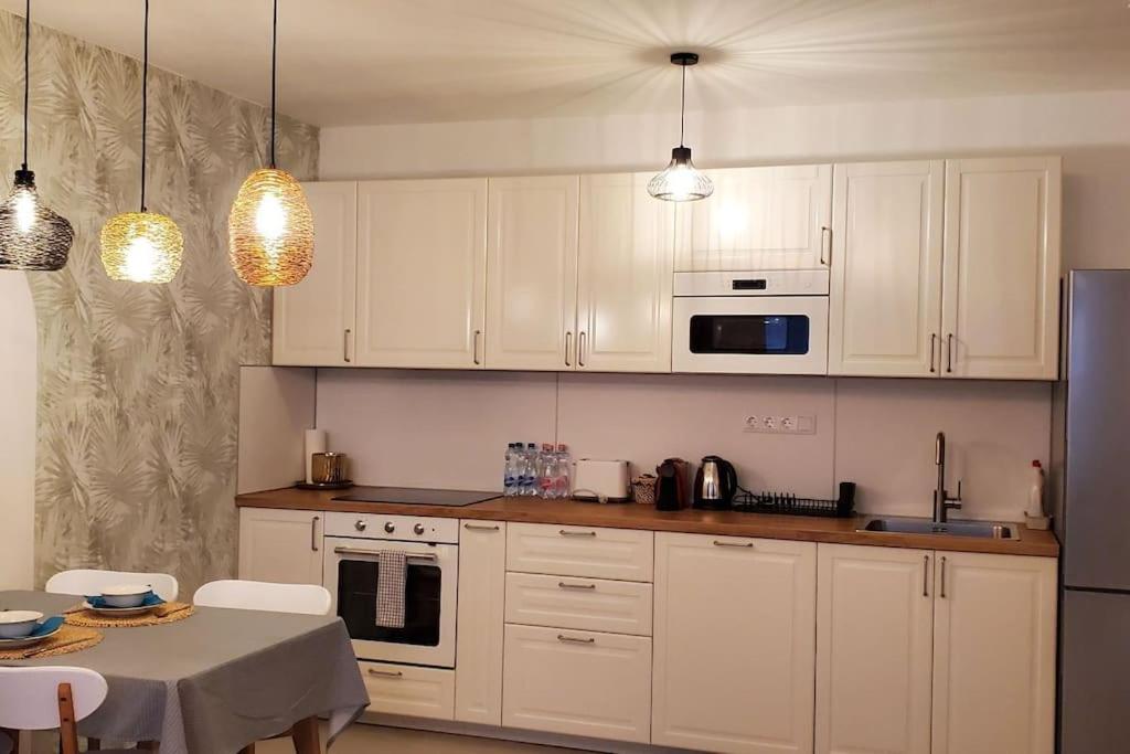 One-Bedroom Apartment - Photo 11