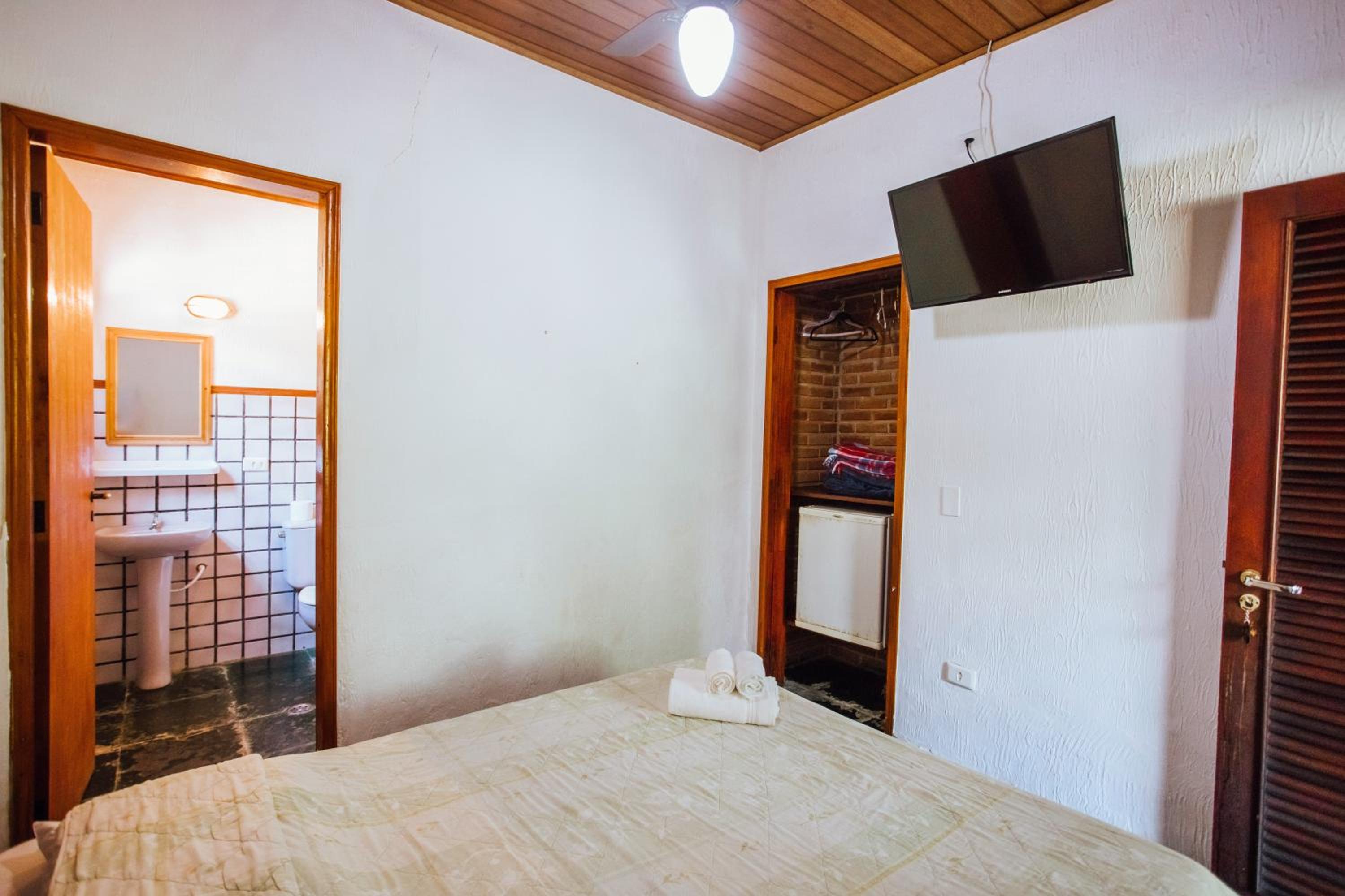 Two-Bedroom Suite - Photo 6