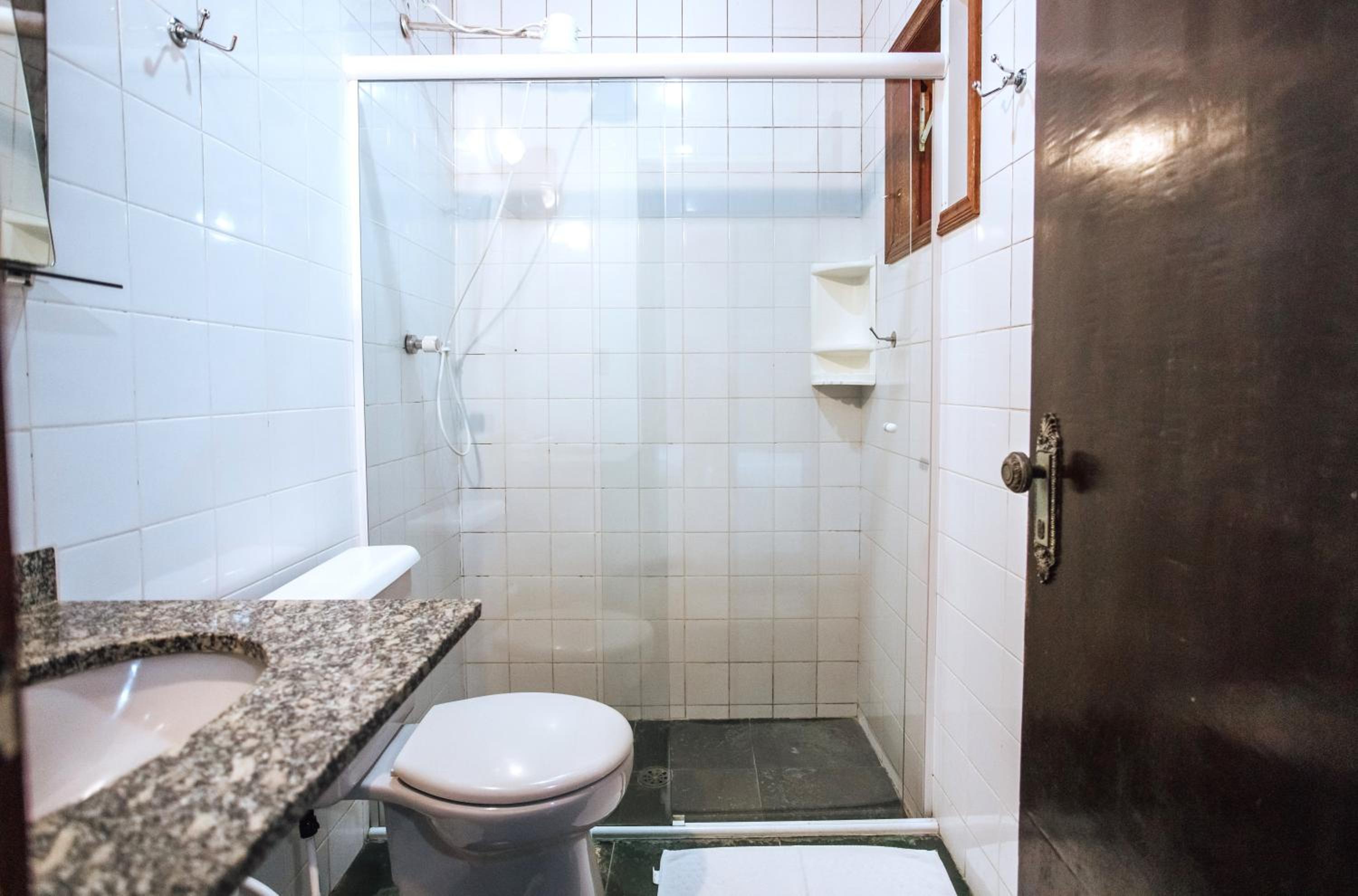 Two-Bedroom Suite - Photo 11