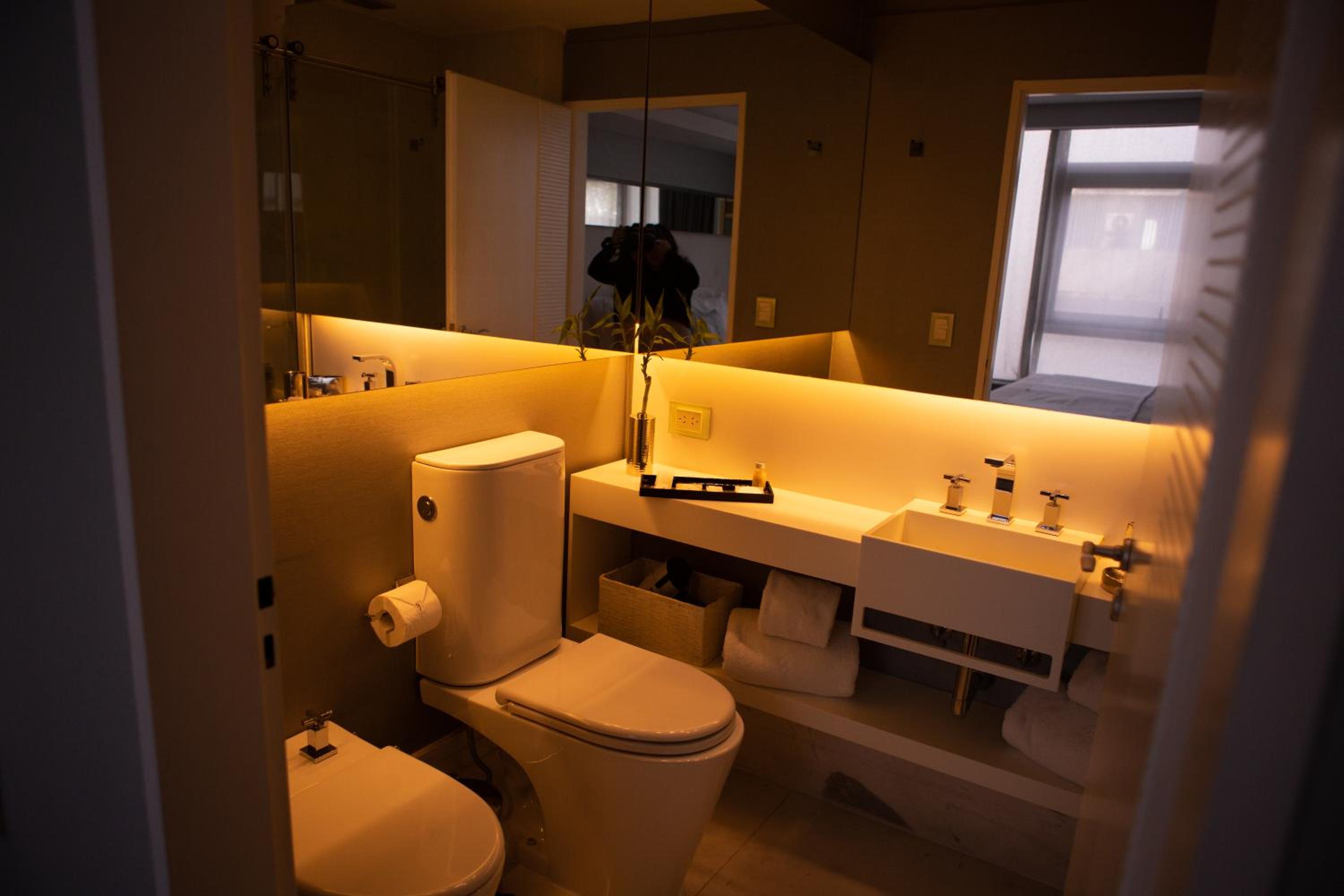 Deluxe Double Room thumbnail 6
