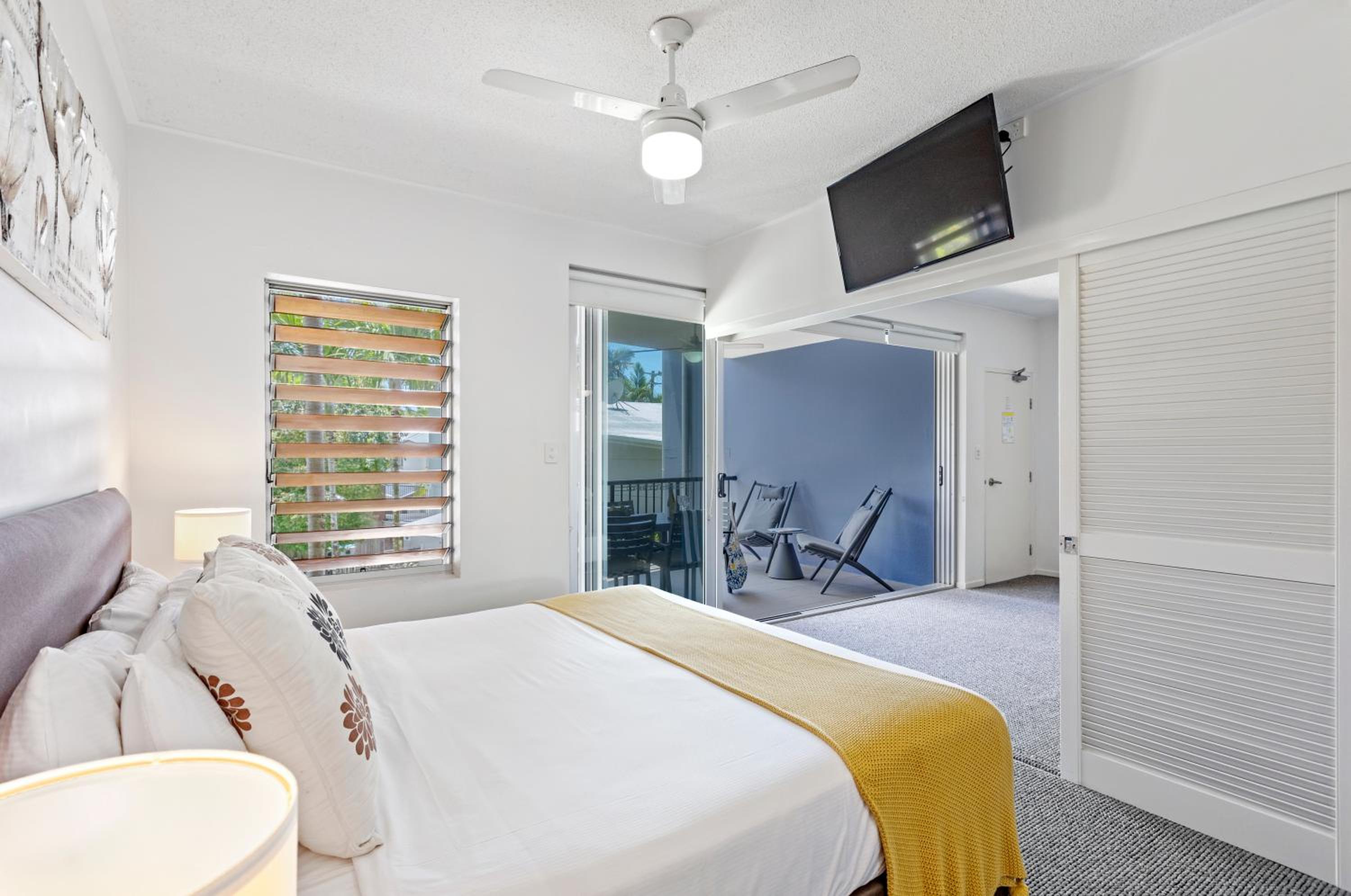 Deluxe Two-Bedroom Apartment