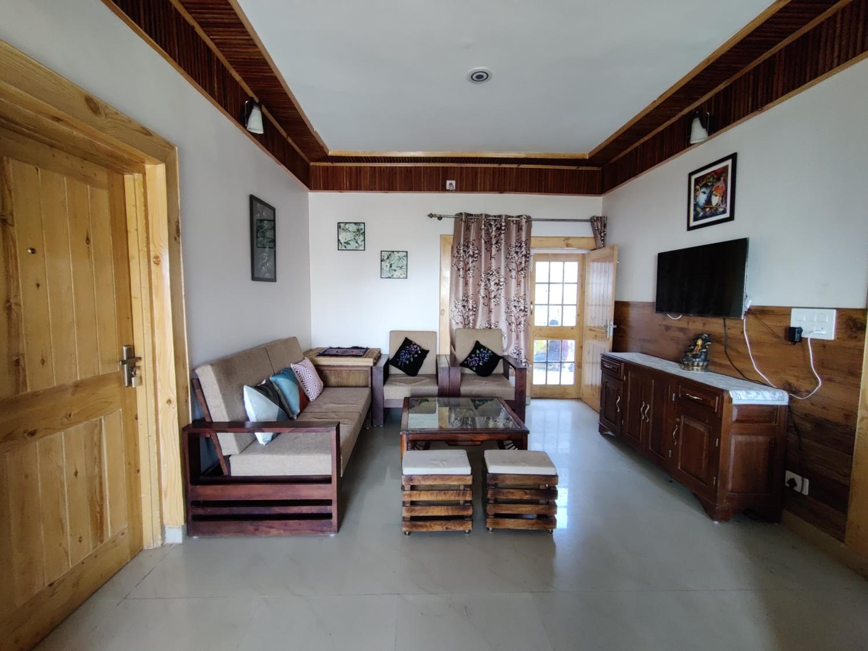 Four-Bedroom House photo 1