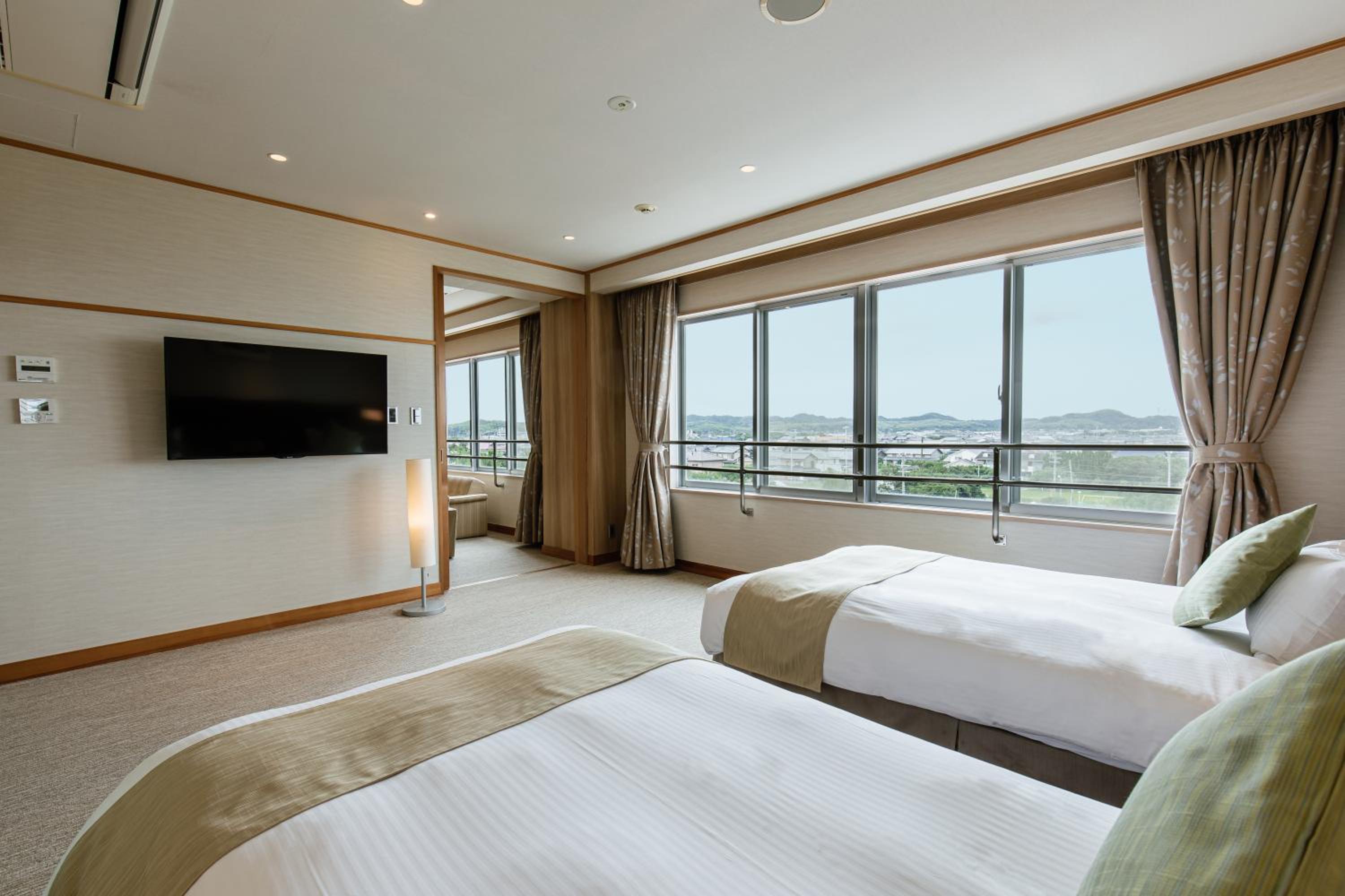 Special Japanese-Western Style Room (With View Bath) - Photo 2