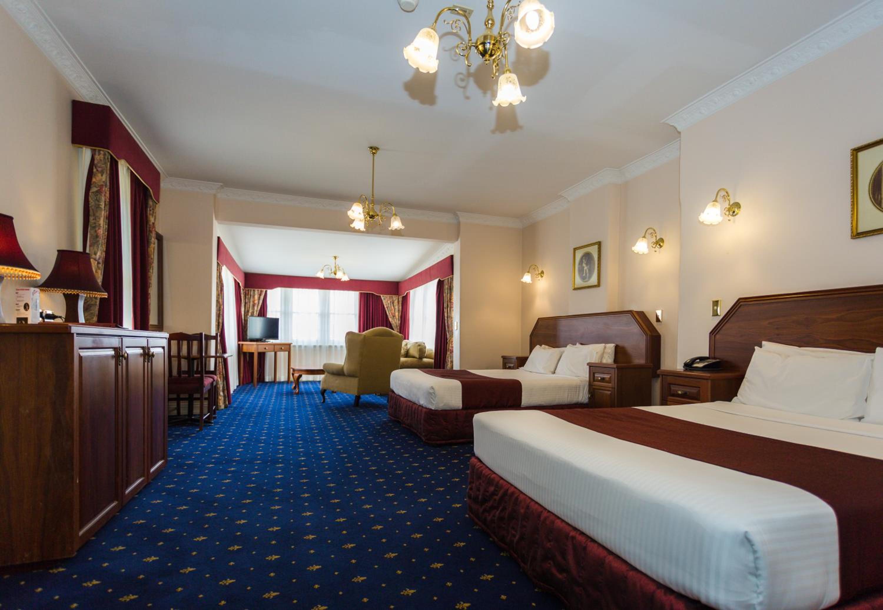 Royal Suite with Spa Bath - Photo 10