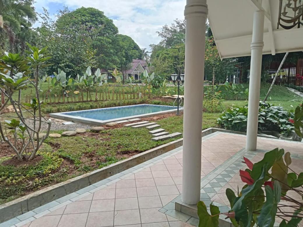 Villa with Private Pool - Photo 7
