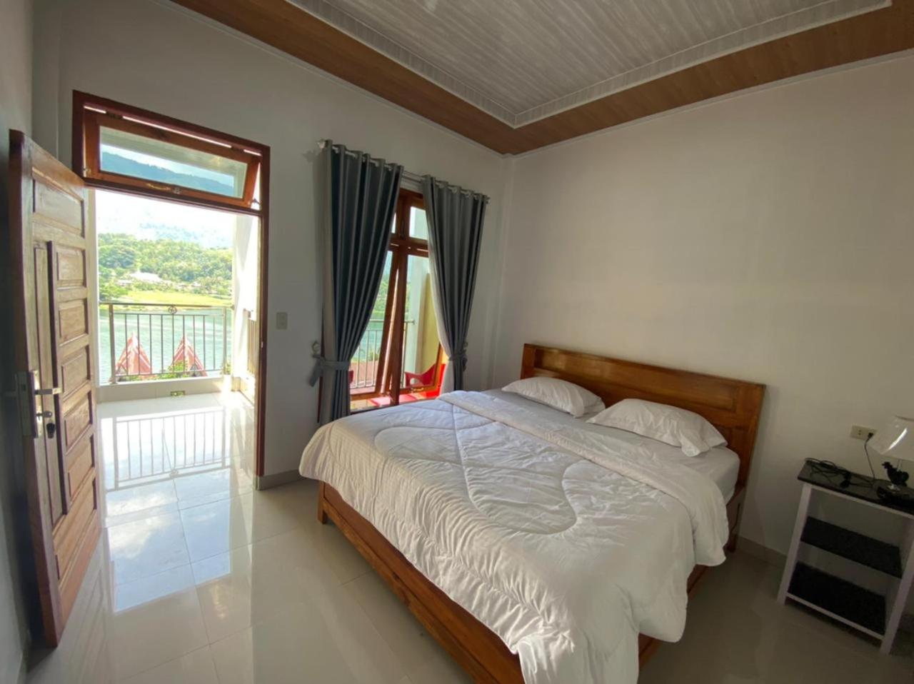 Double Room with Lake View photo 1