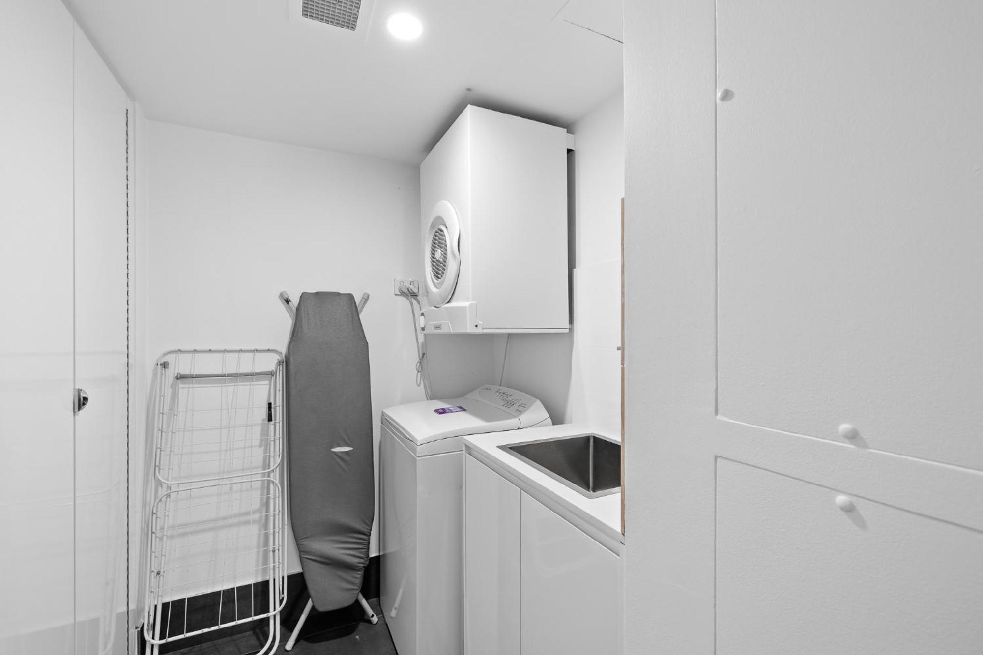 Superior Two-Bedroom Apartment - Ground Floor - Photo 8