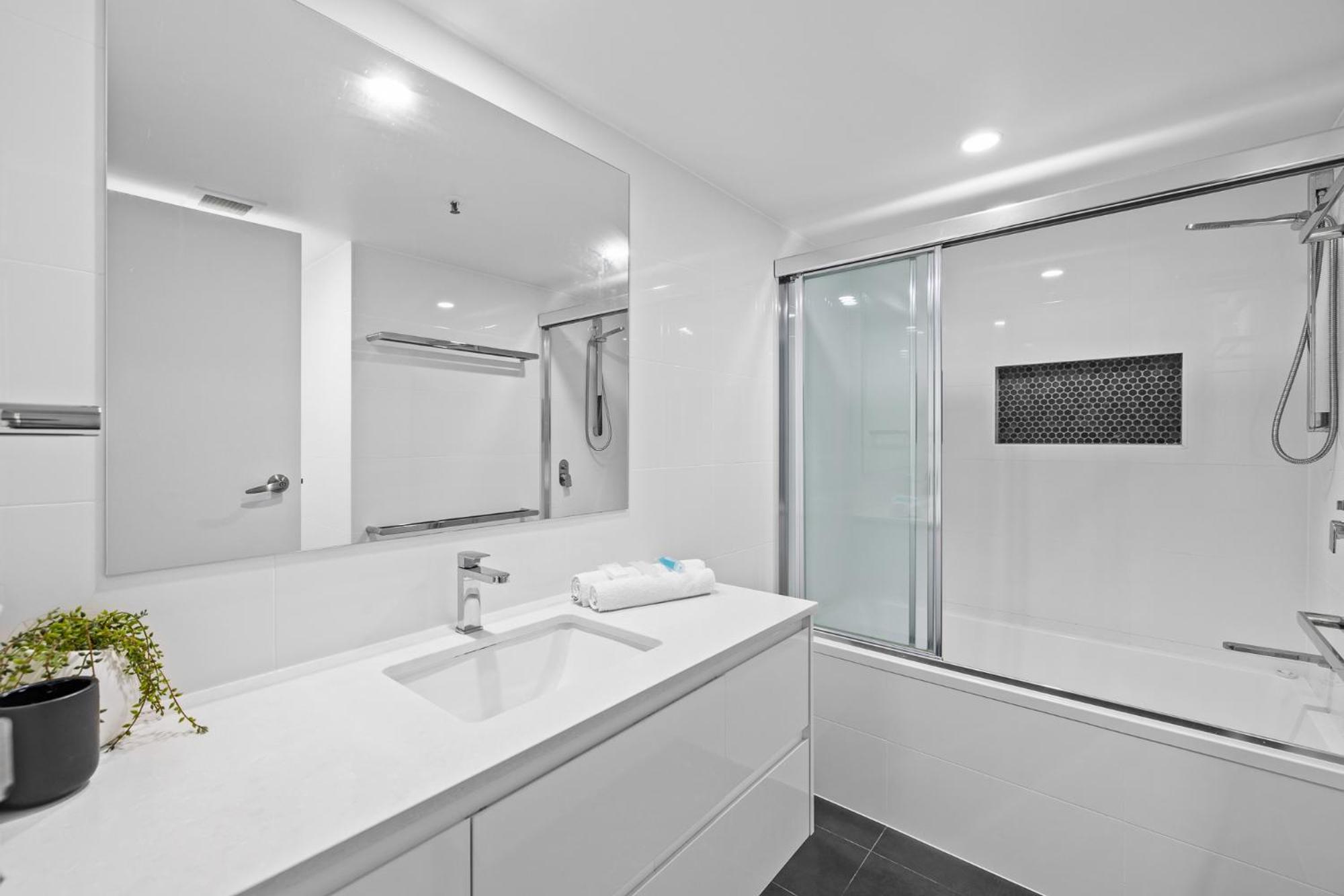 Superior Two-Bedroom Apartment - Ground Floor - Photo 17