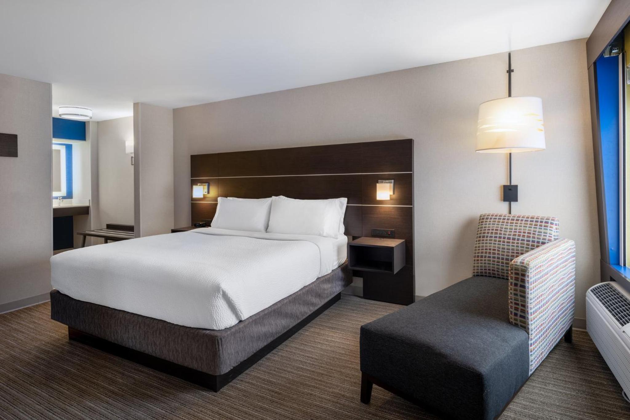 Standard King Room - Photo 2