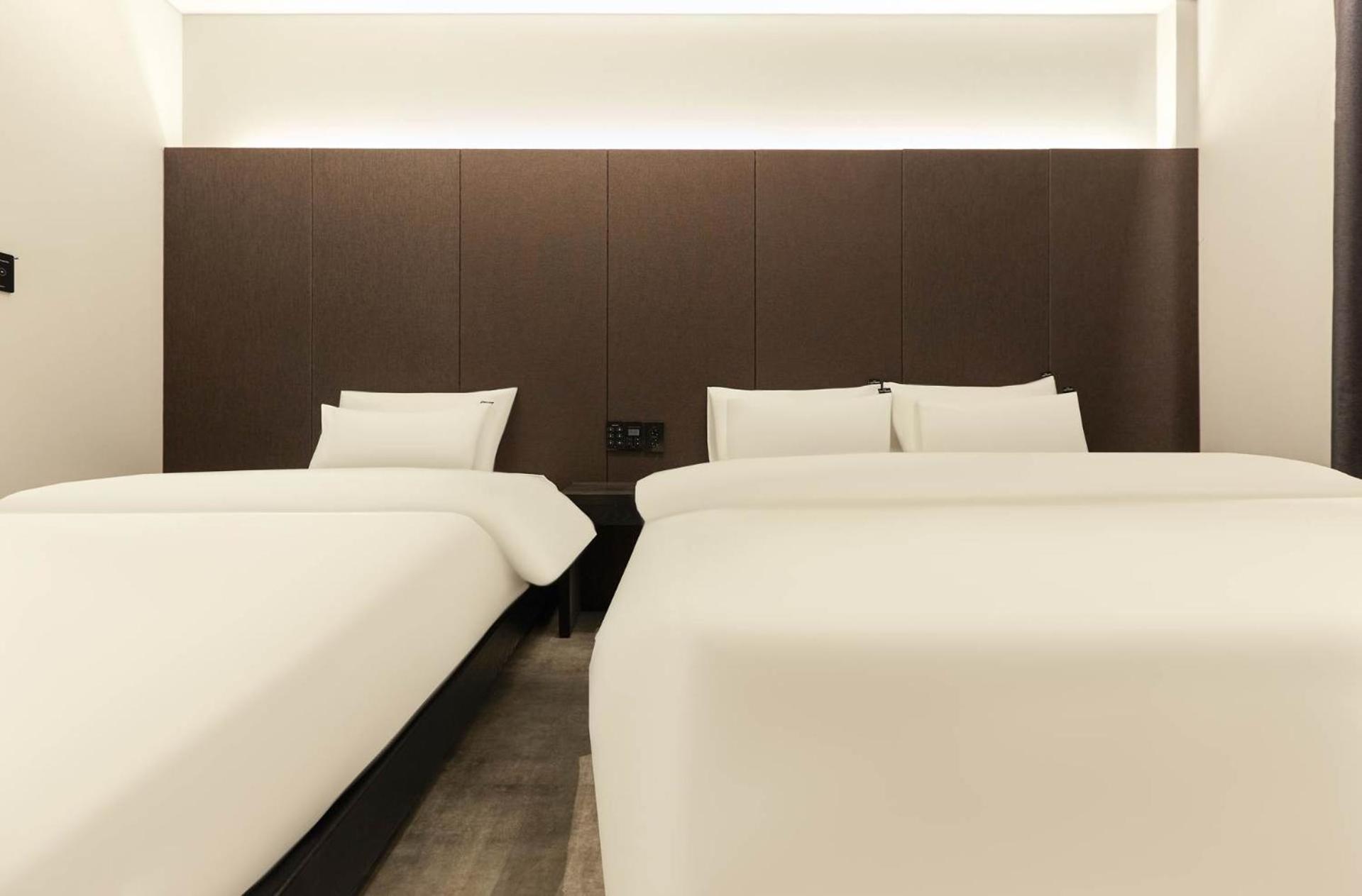 Business Twin Room - Photo 6