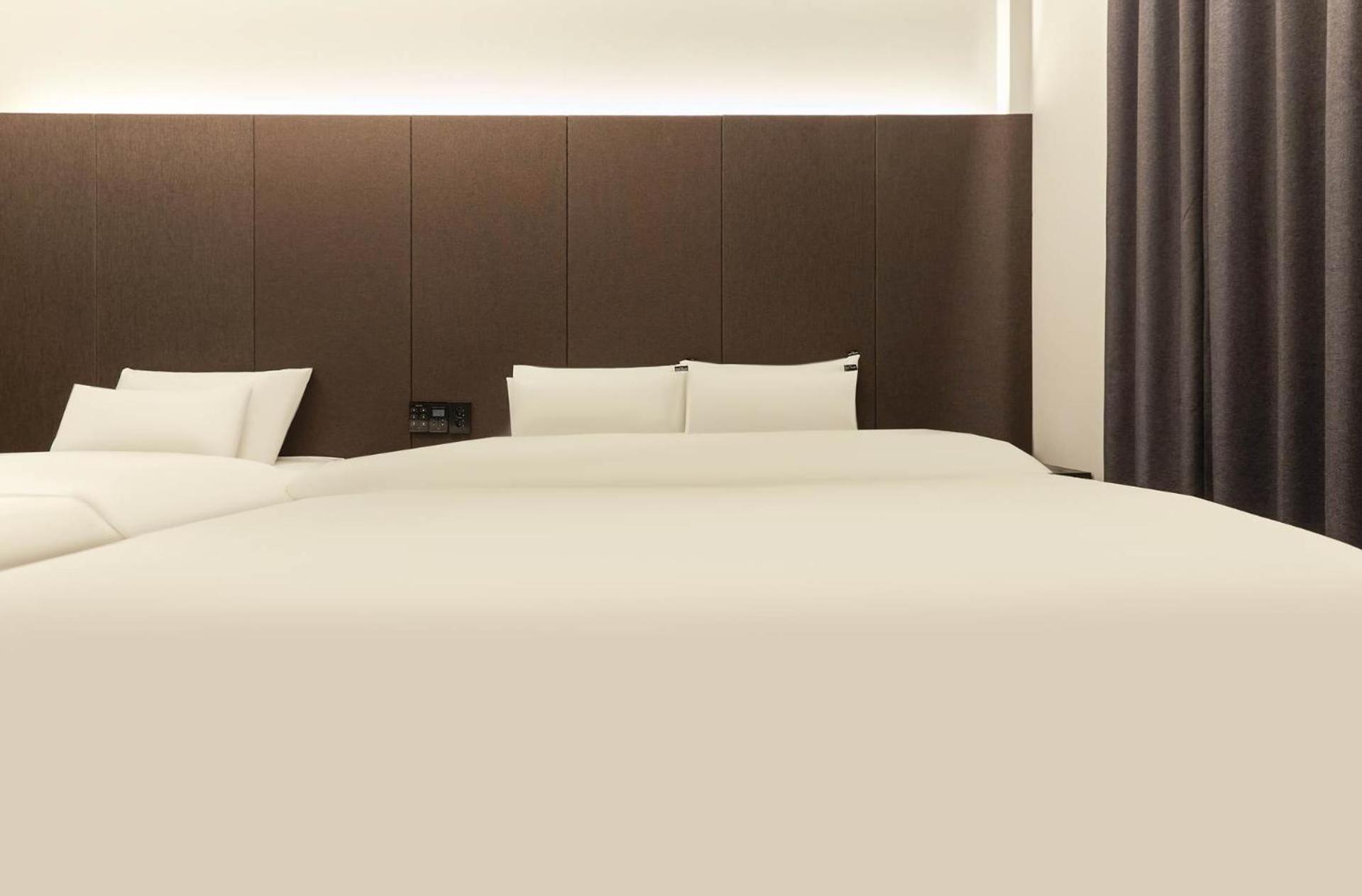 Business Twin Room - Photo 5