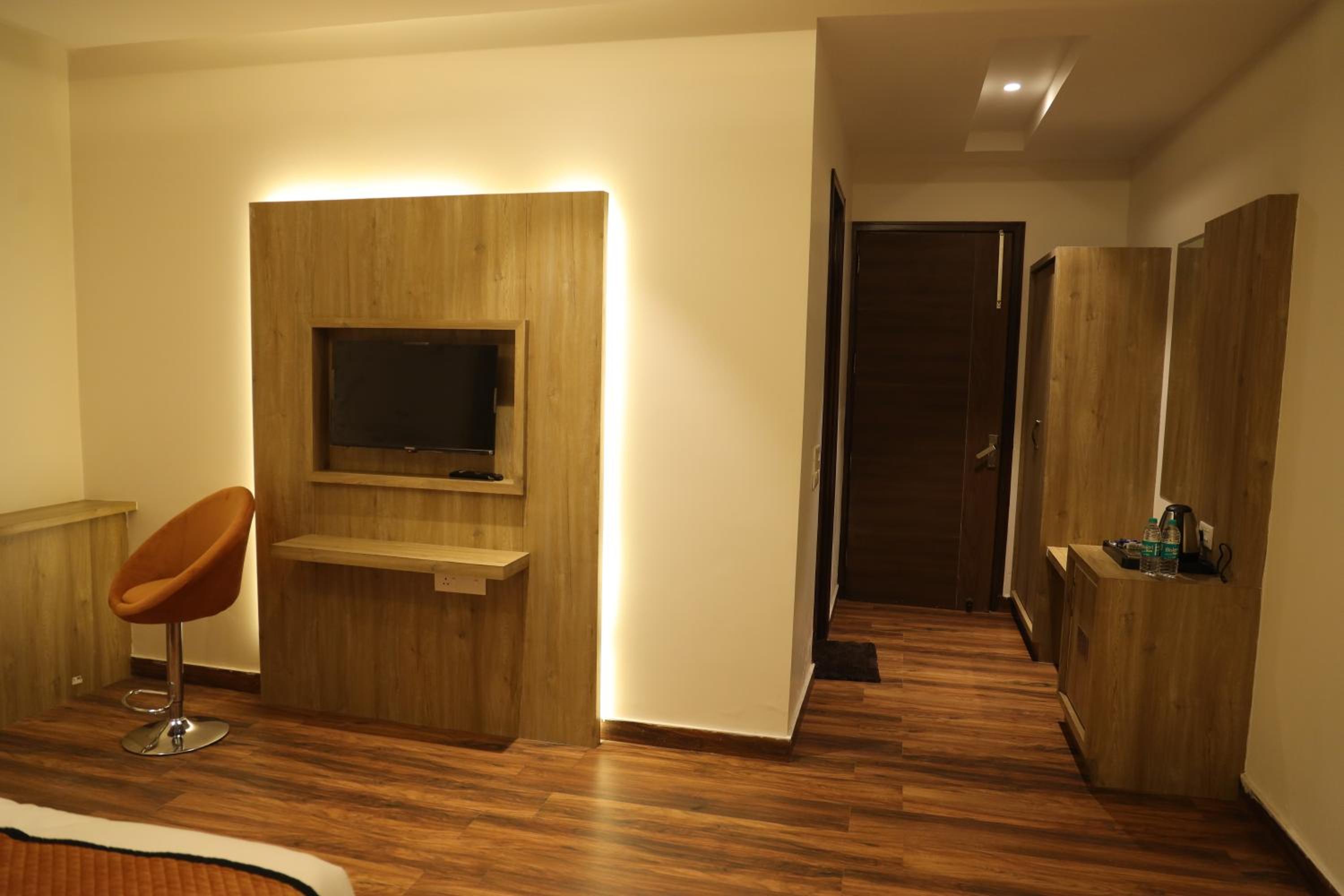 Superior King Room - Photo 6