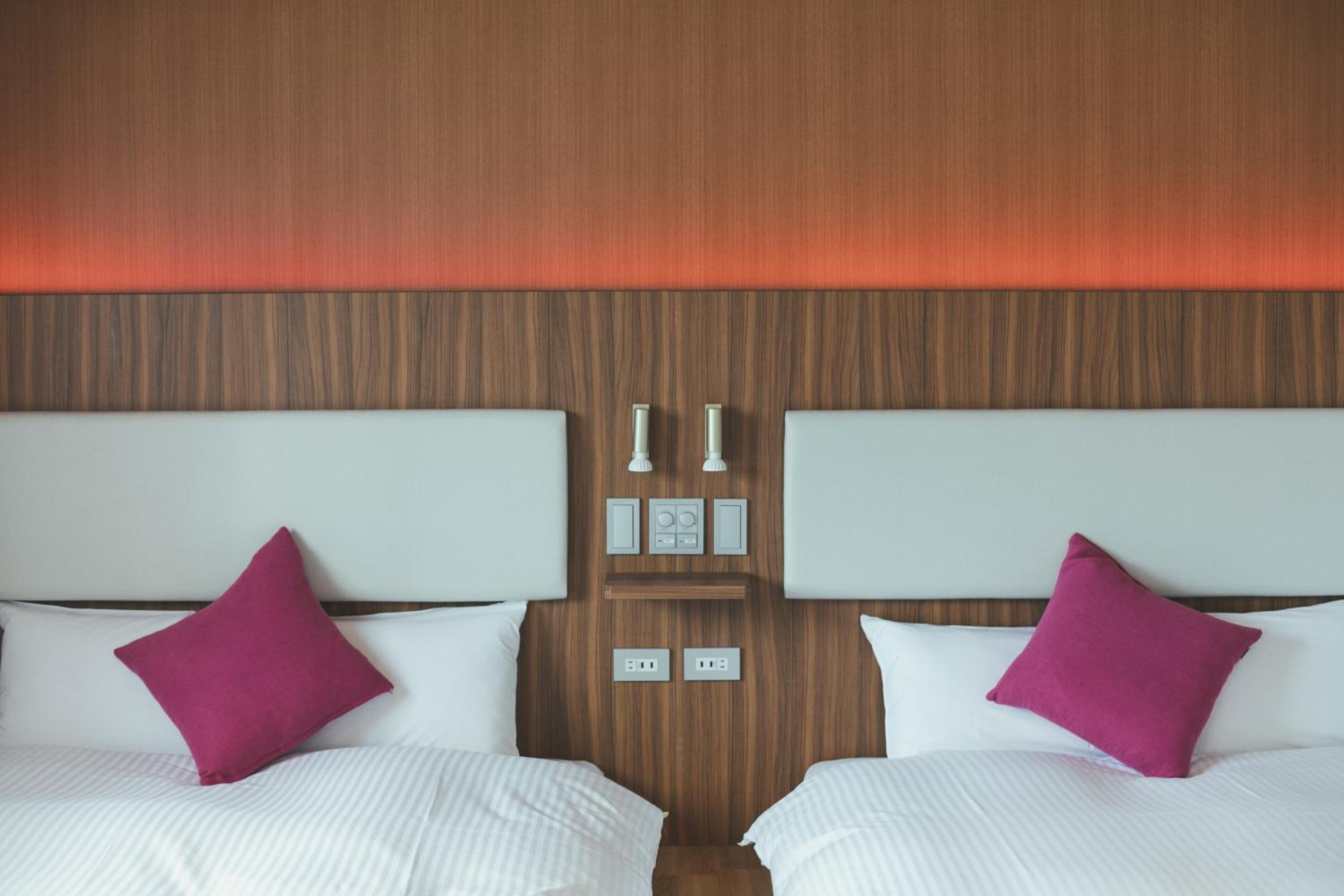 Superior Twin Room - Photo 11