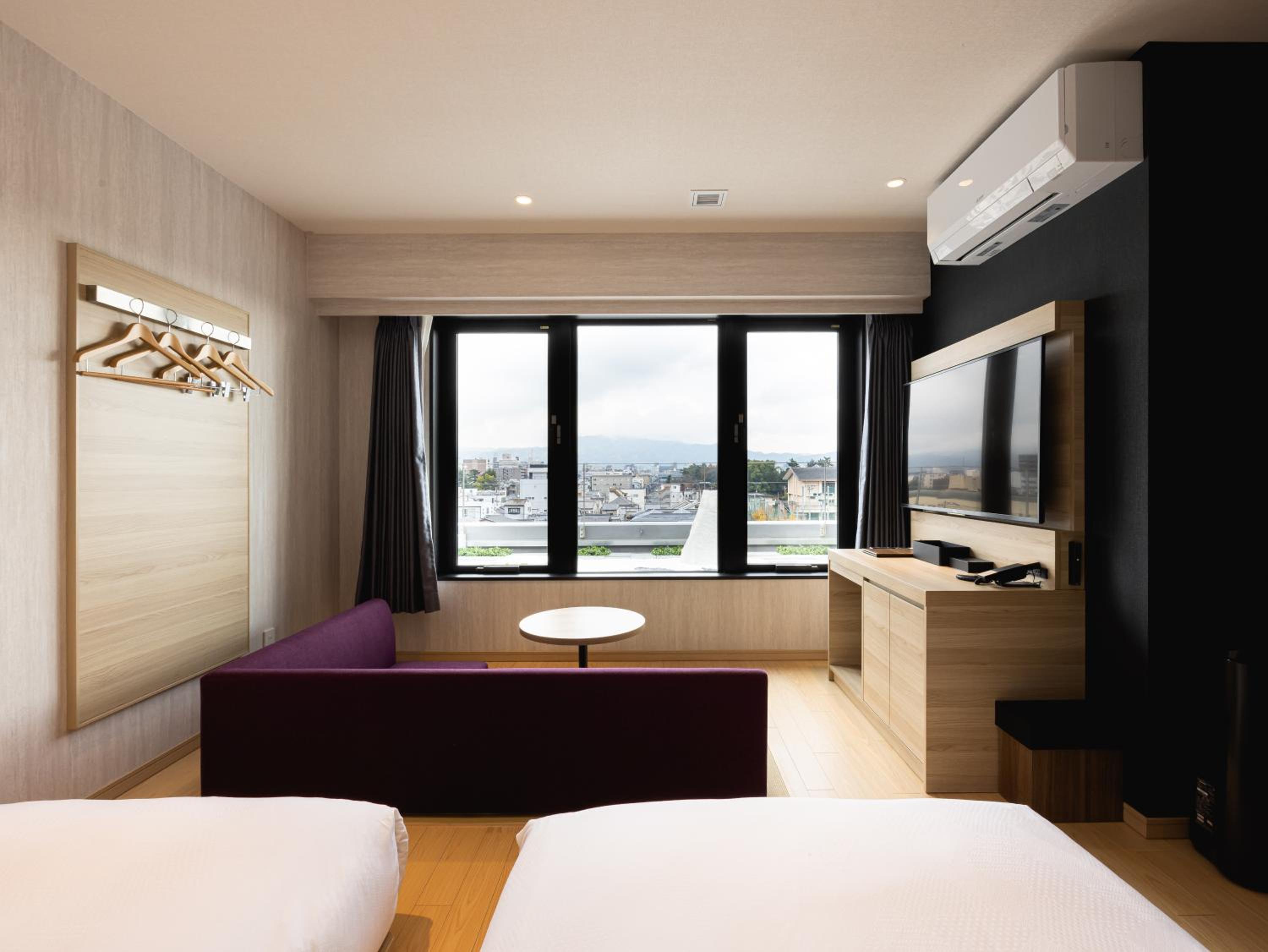 Deluxe Twin Room - Photo 18