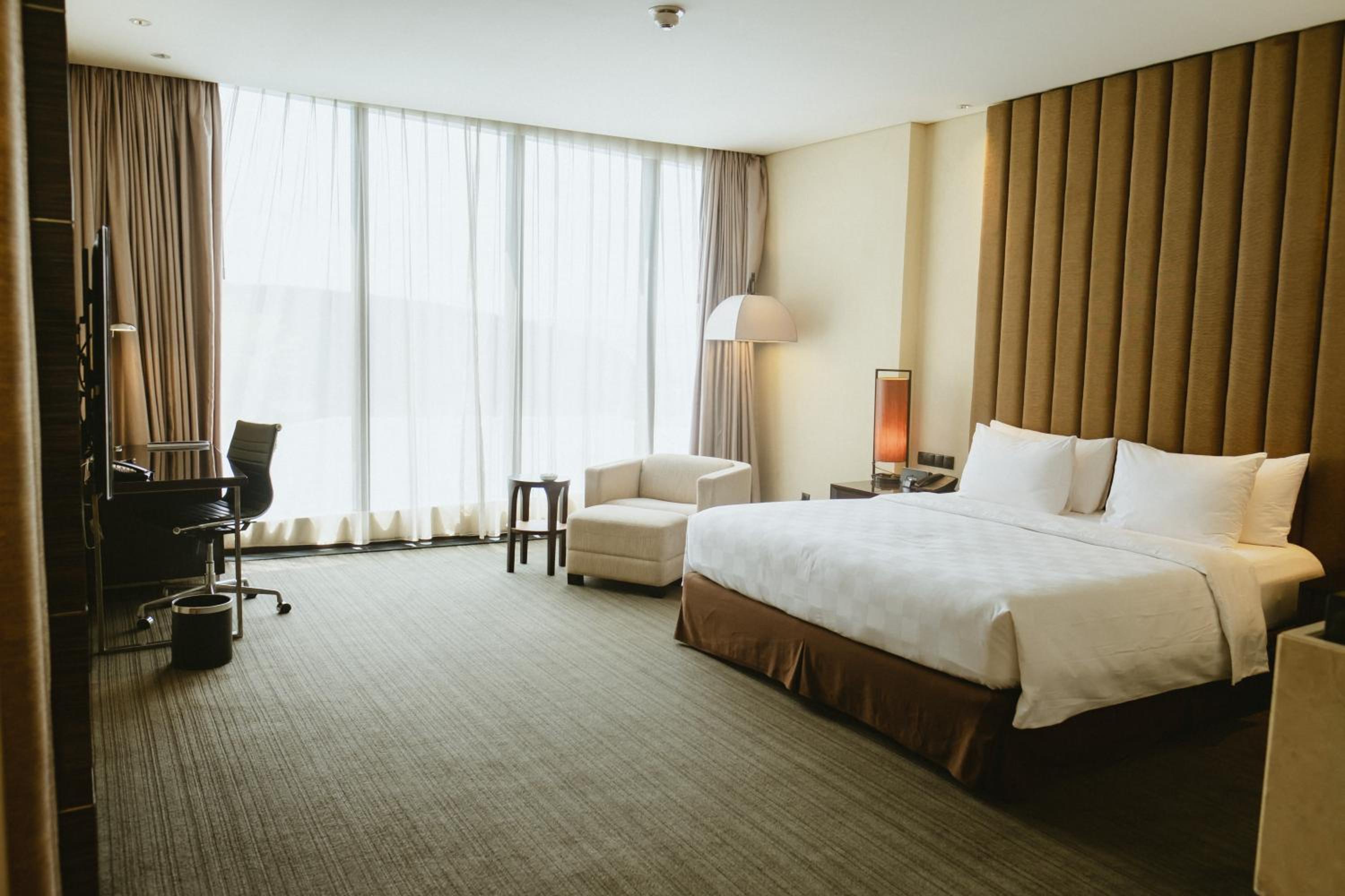 Superior King Room - Photo 4