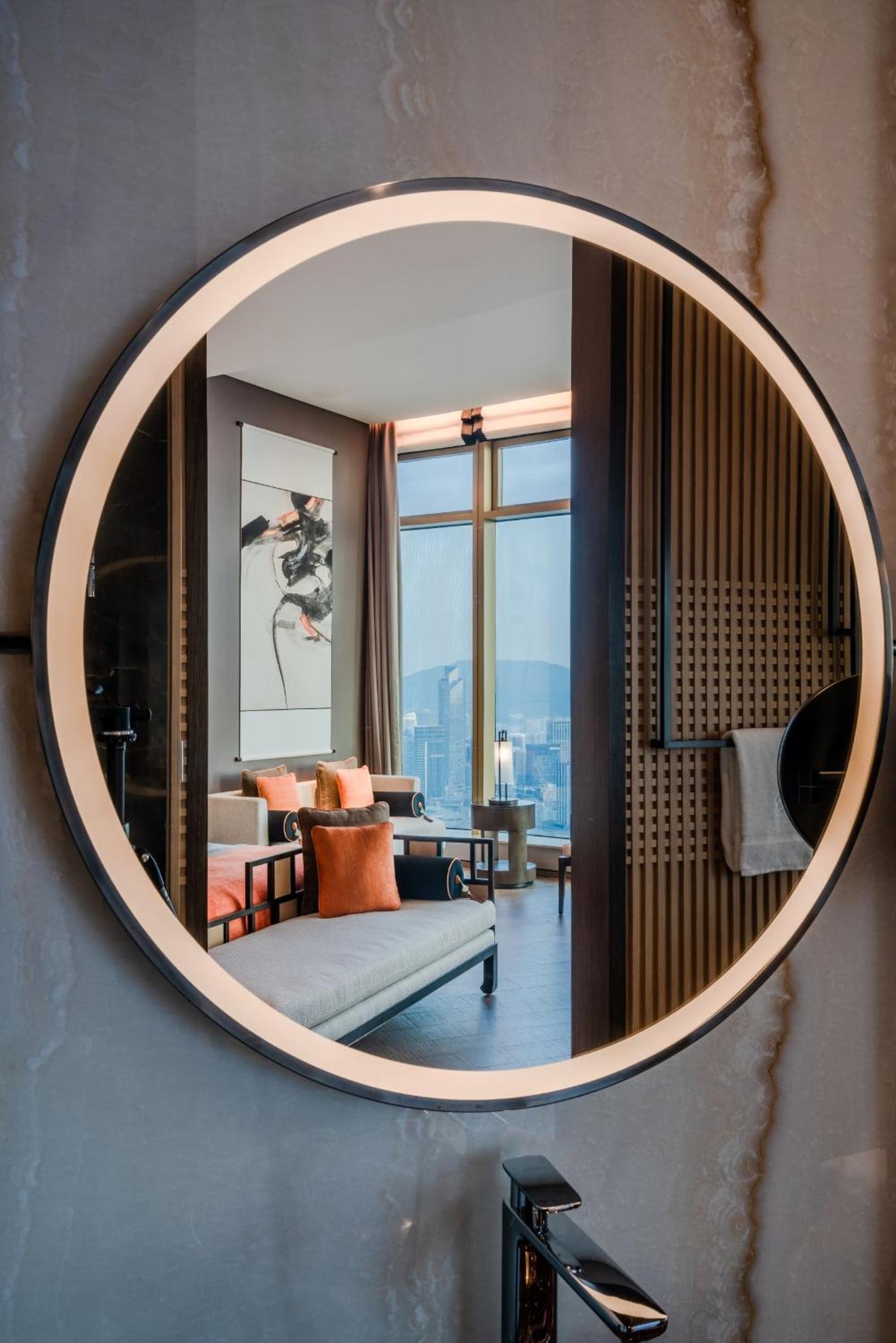 Premier King Room - Photo 4