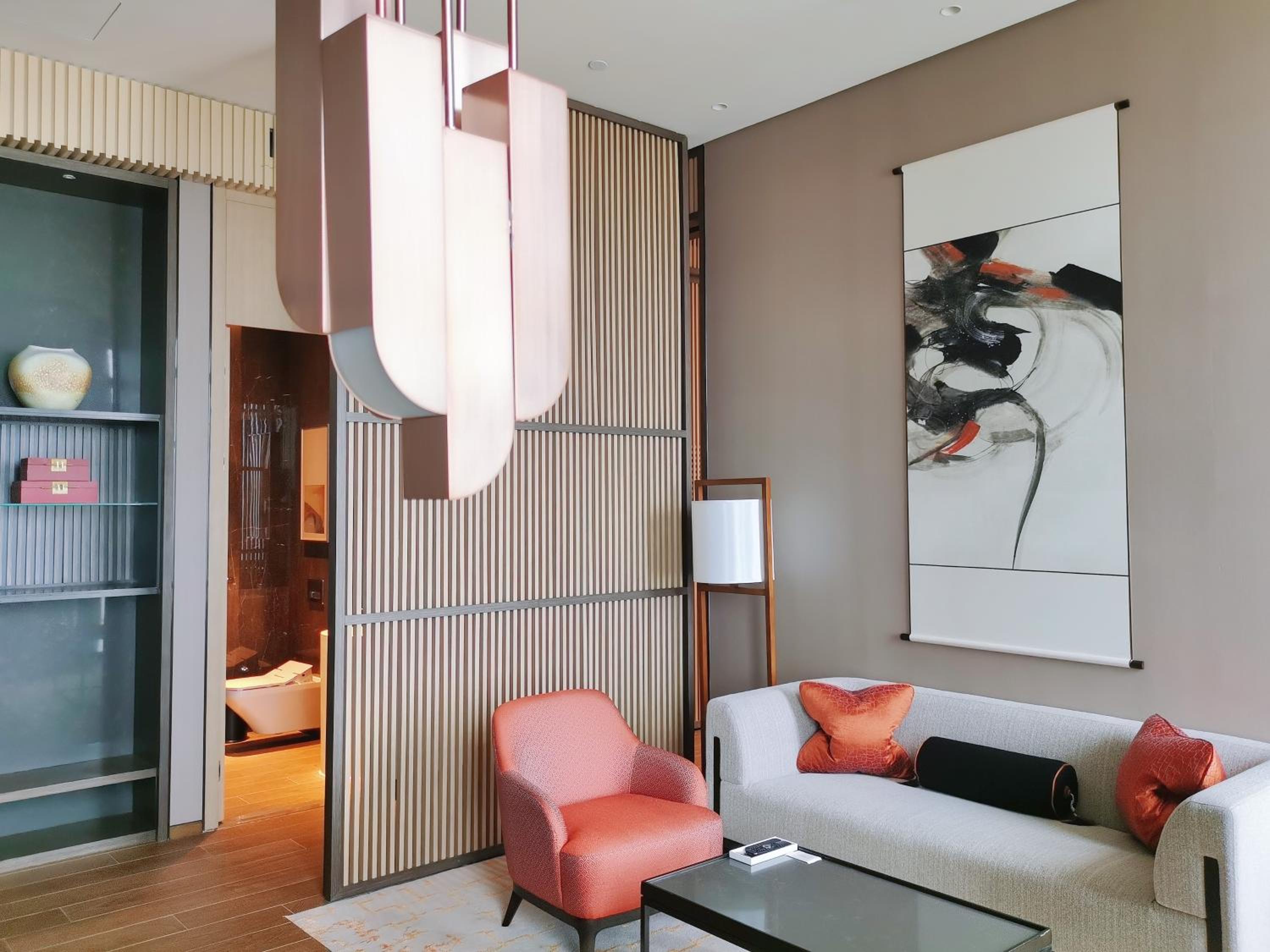 Deluxe Suite - Photo 2