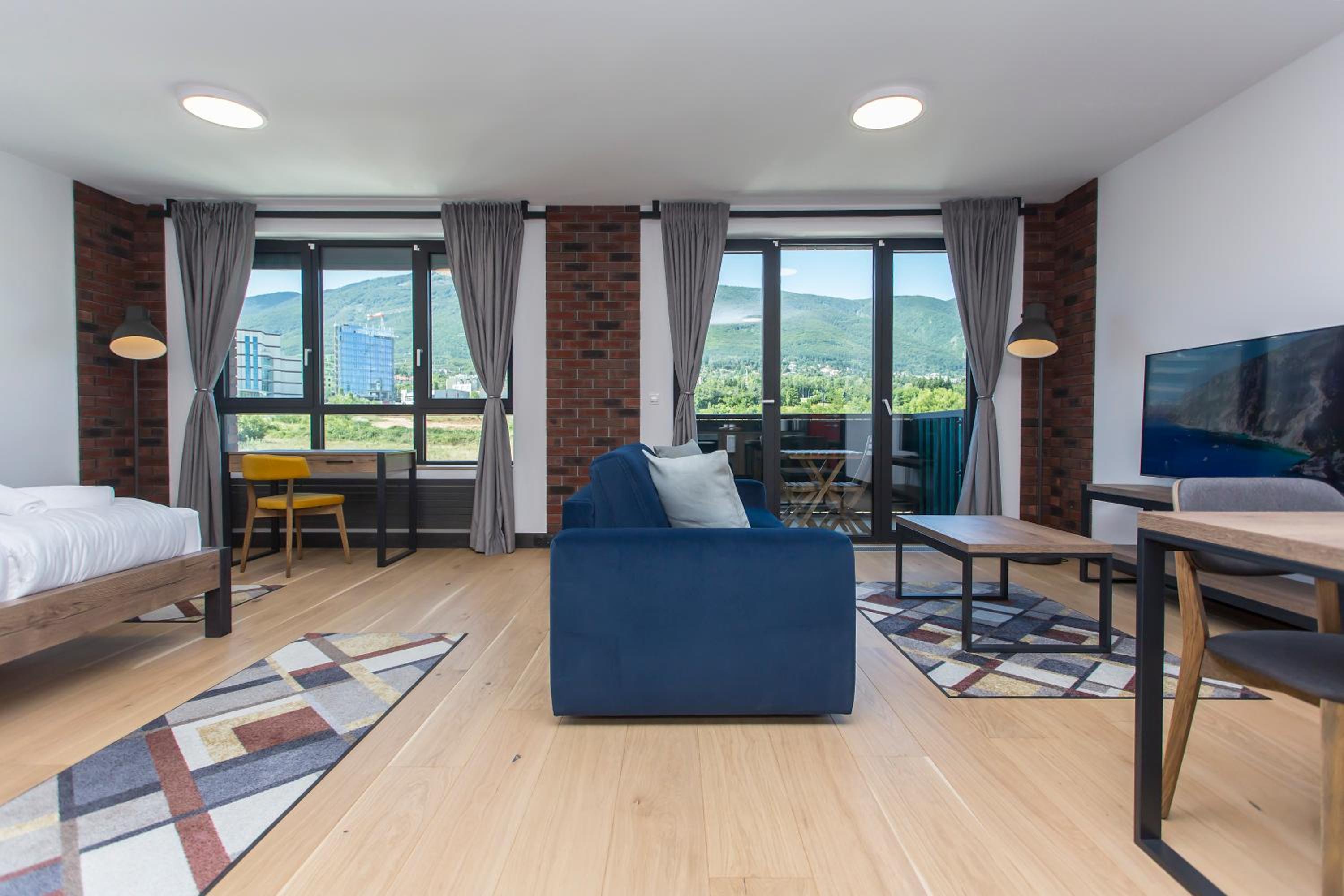 One-Bedroom Apartment - Photo 6