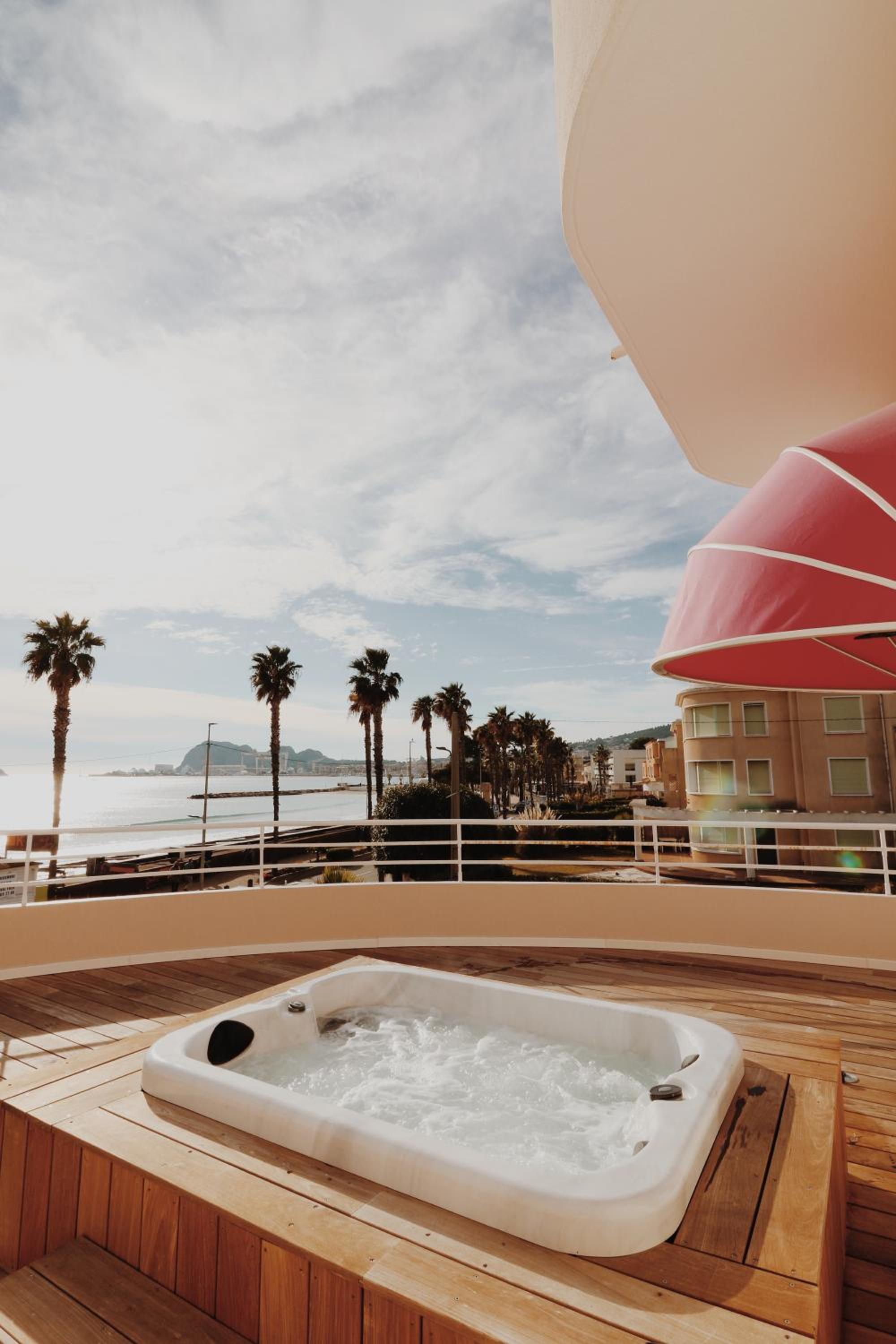 Double Room with Hot Tub and Private Terrace - Photo 33