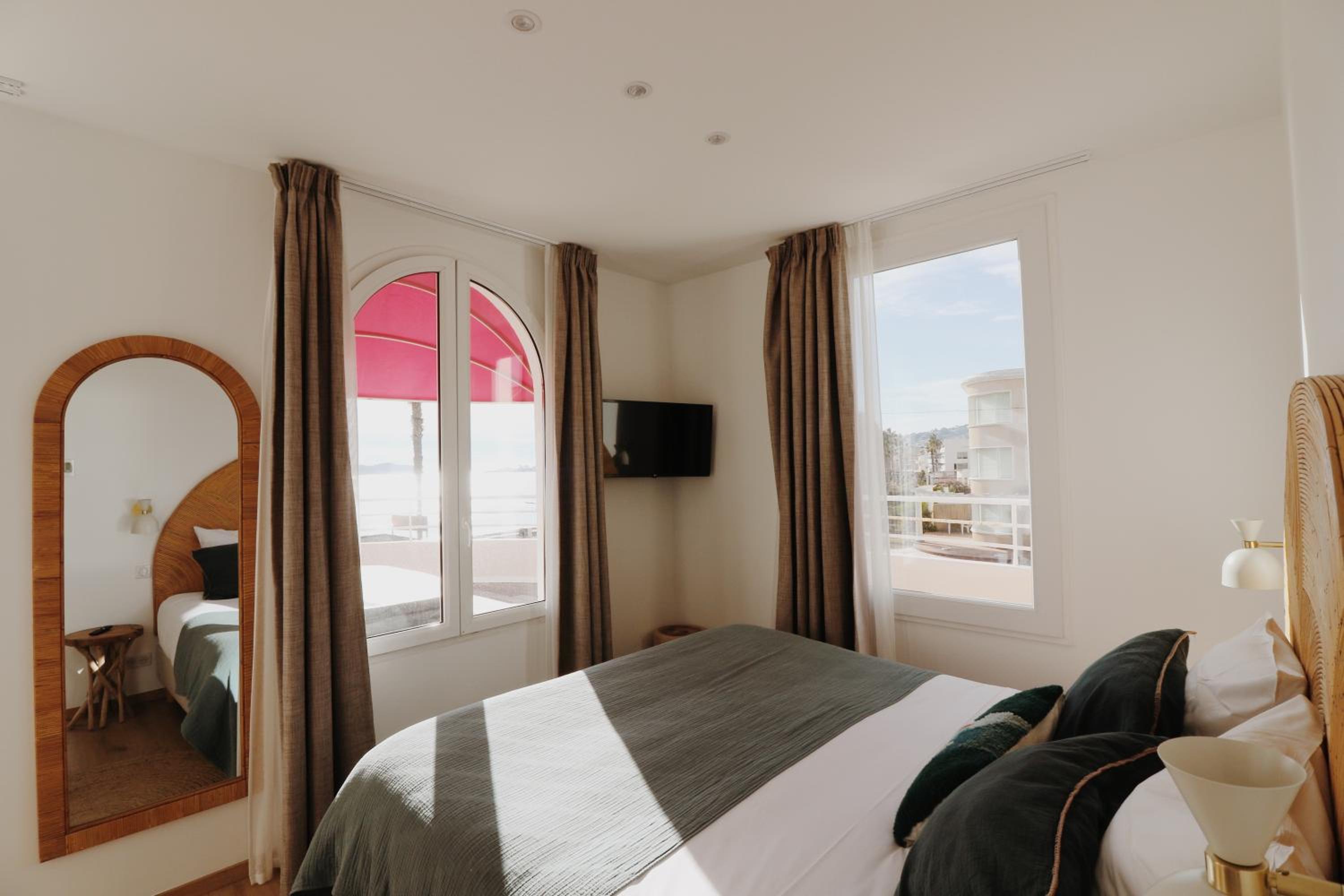 Double Room with Hot Tub and Private Terrace - Photo 27