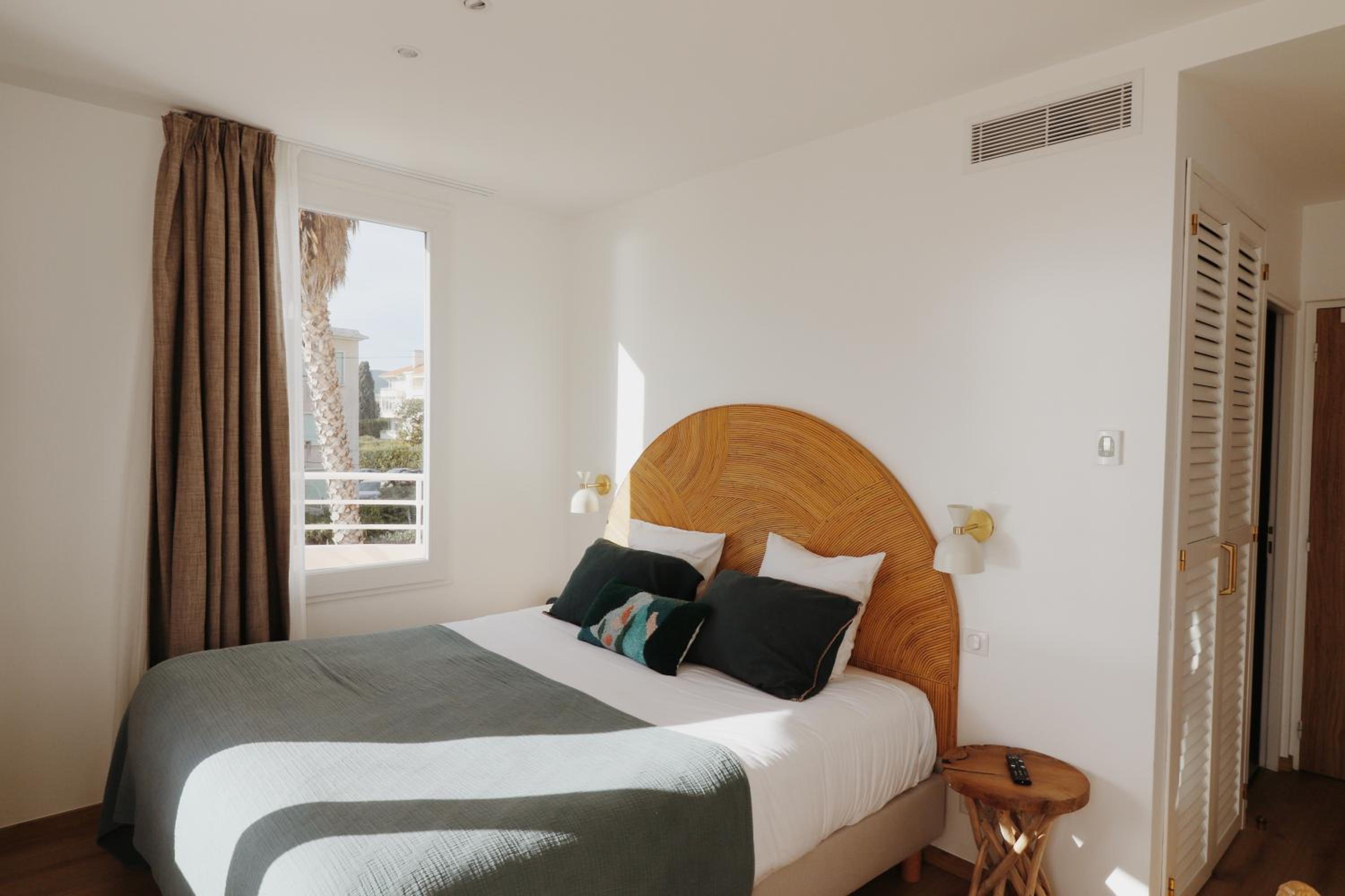 Double Room with Hot Tub and Private Terrace - Photo 28