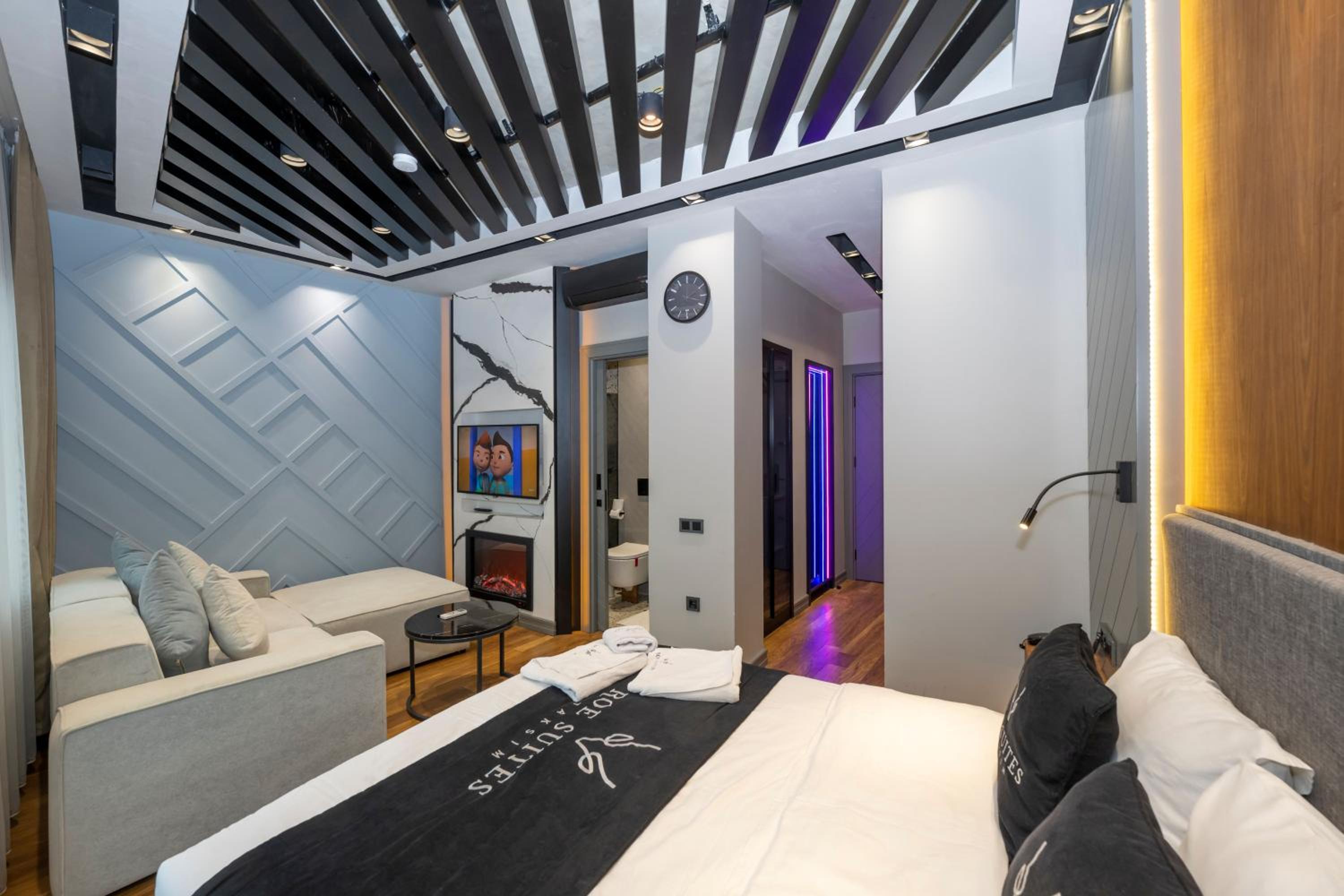 Studio with Balcony - Split Level photo 1