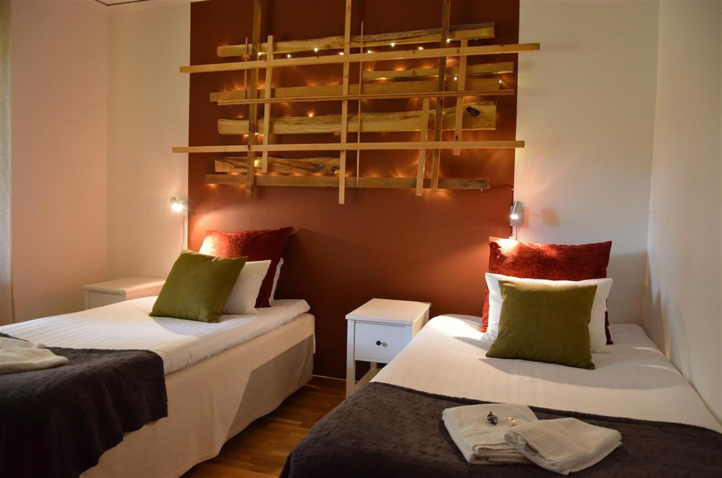 Double Room with Private Bathroom - Photo 2