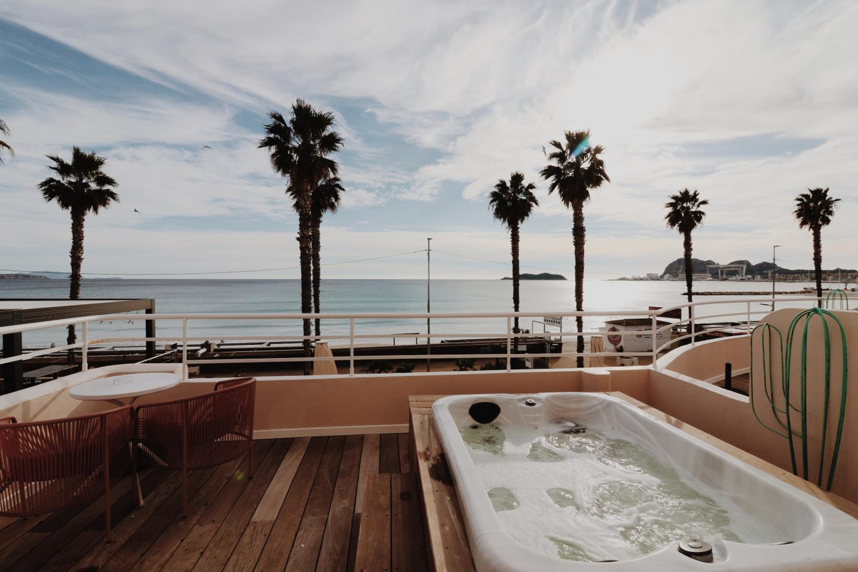 Double Room with Hot Tub and Private Terrace - Photo 14