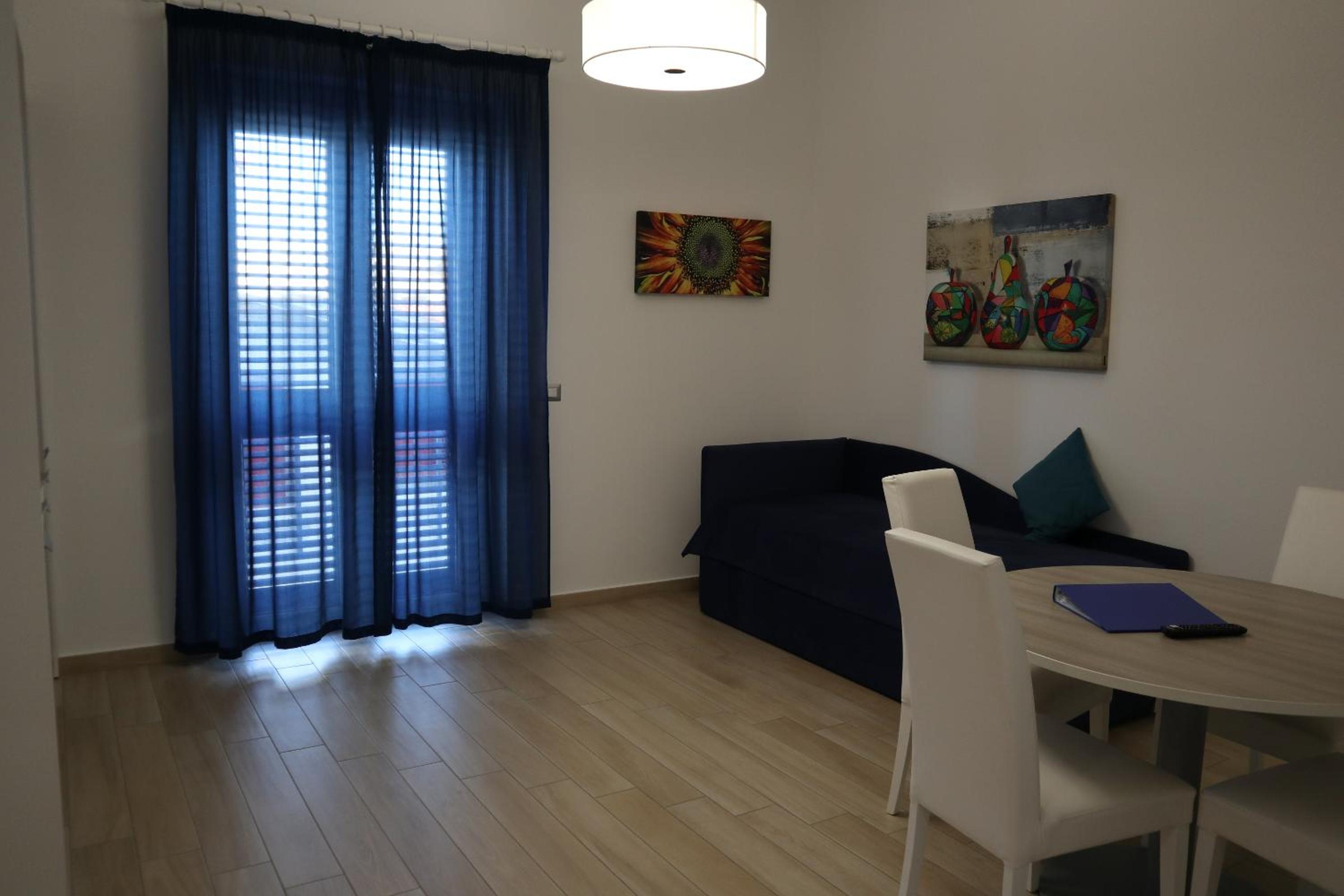 Family Room photo 2