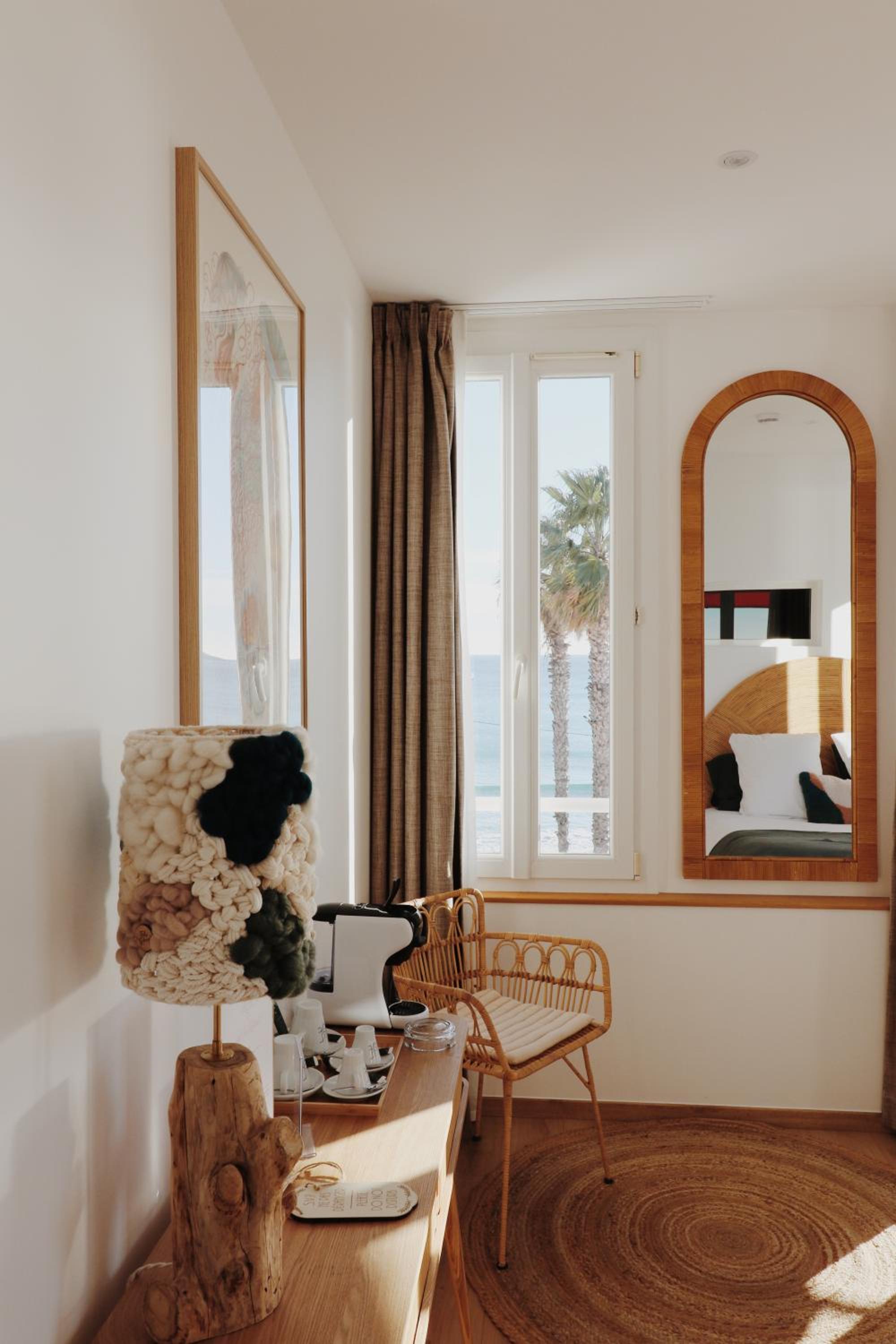 Double Room with Balcony and Sea View - Photo 1