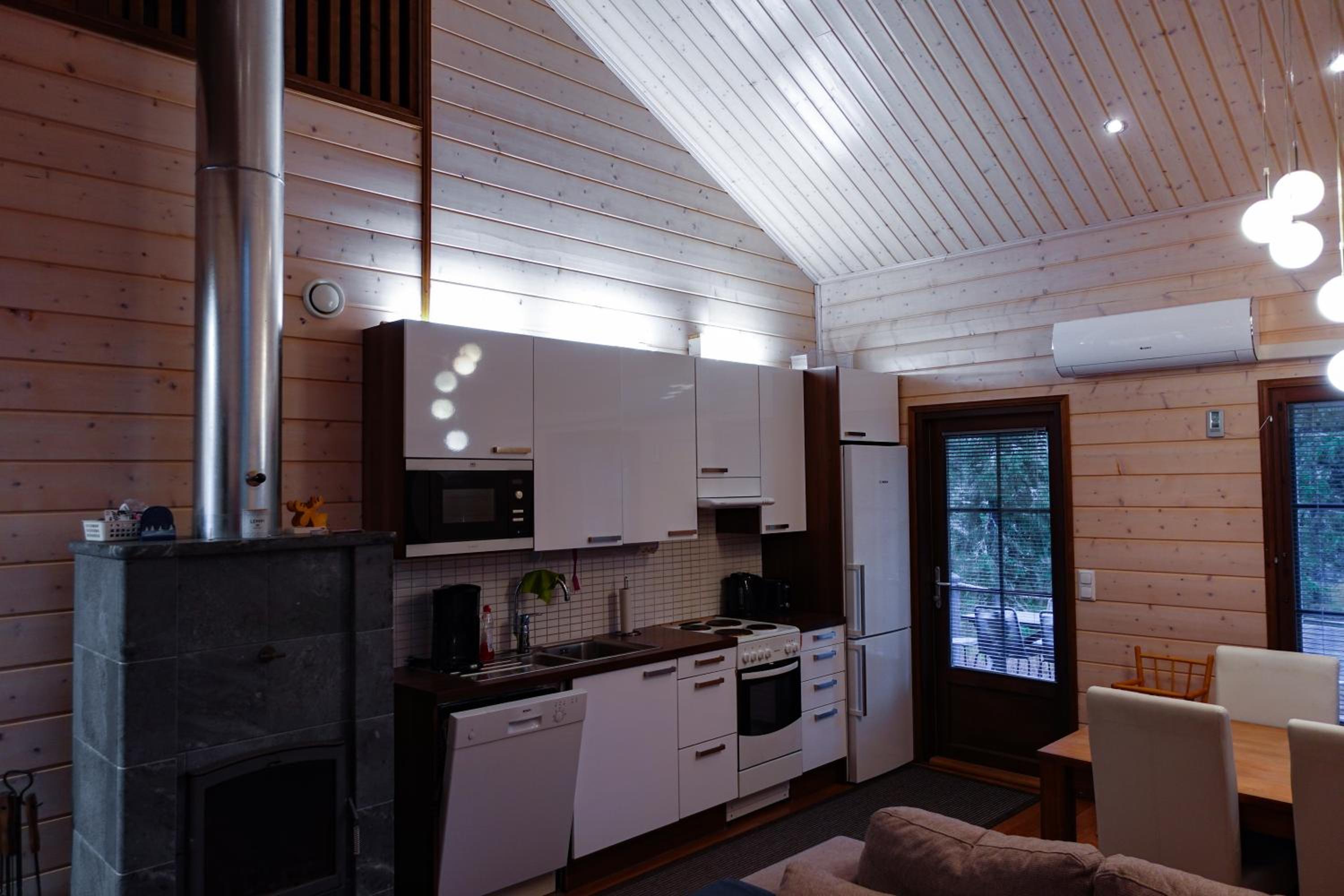 Three-Bedroom Apartment - Photo 7
