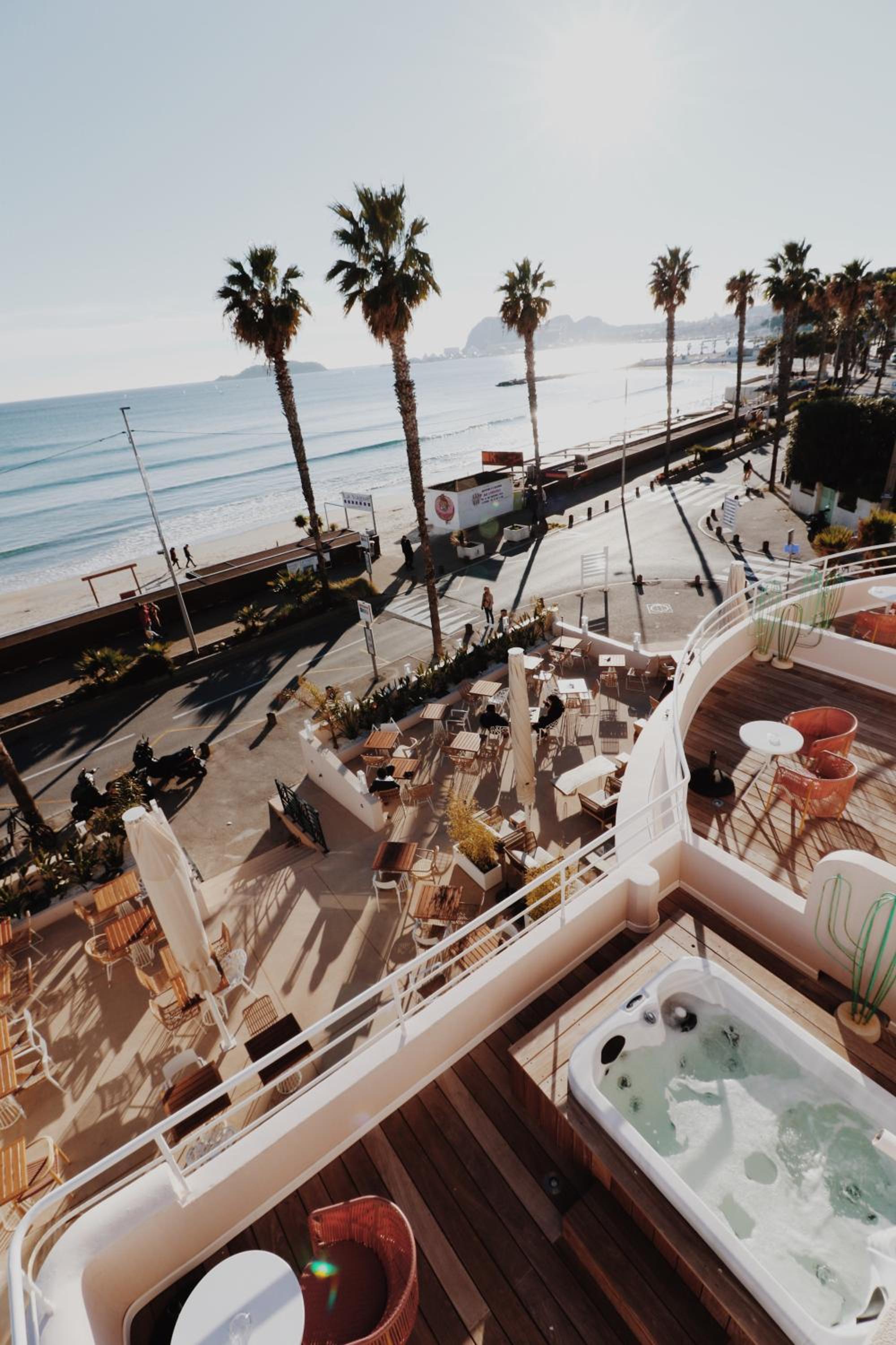 Double Room with Balcony and Sea View - Photo 4