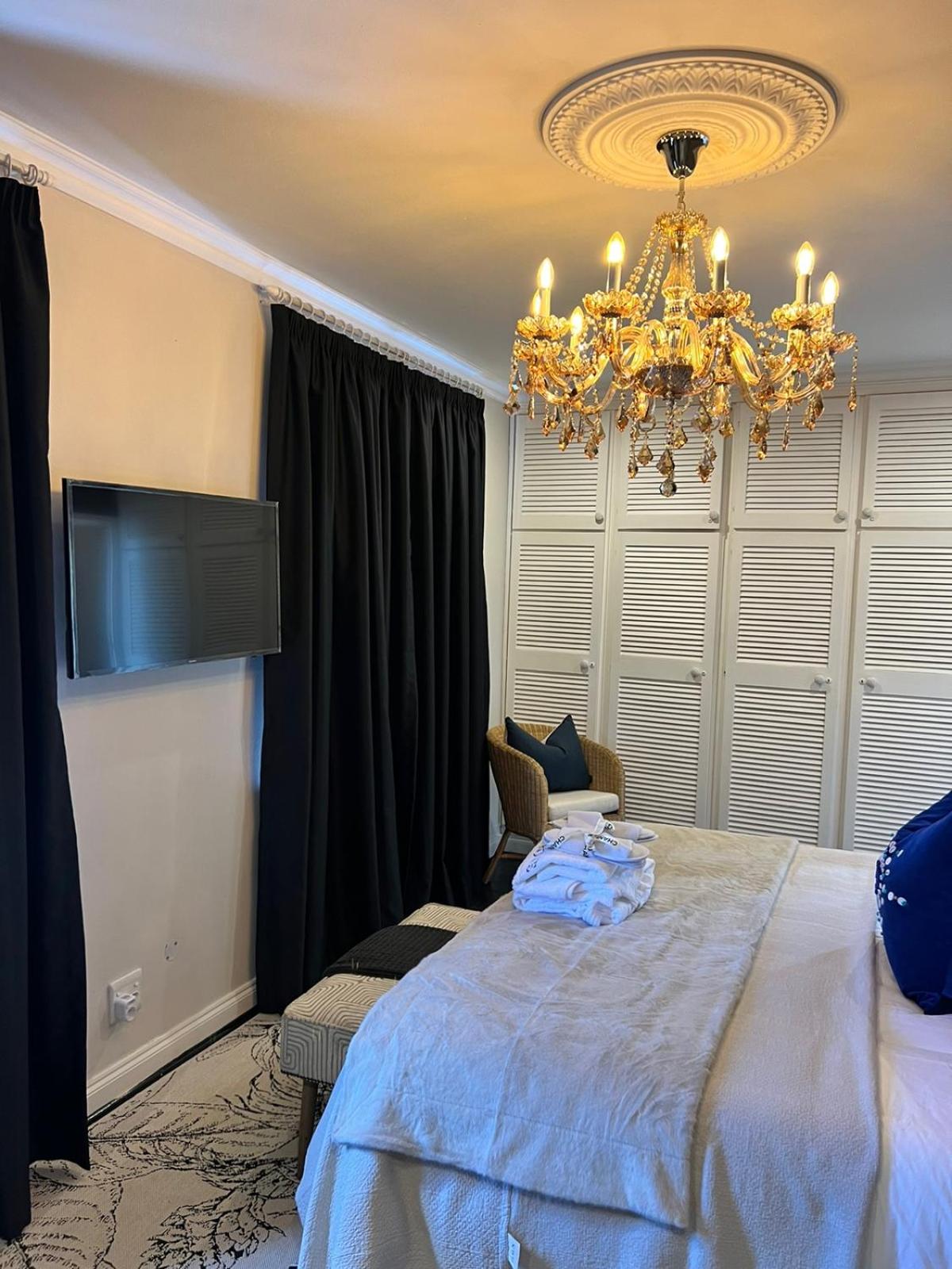 Deluxe King Suite